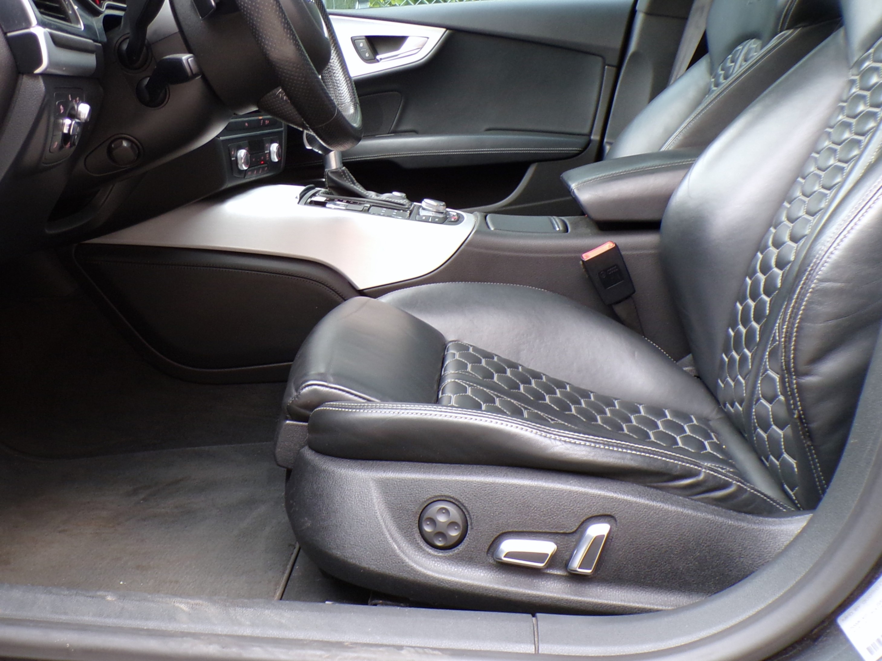 /autogallery/2014-Audi-RS7-19204172189513447.jpg