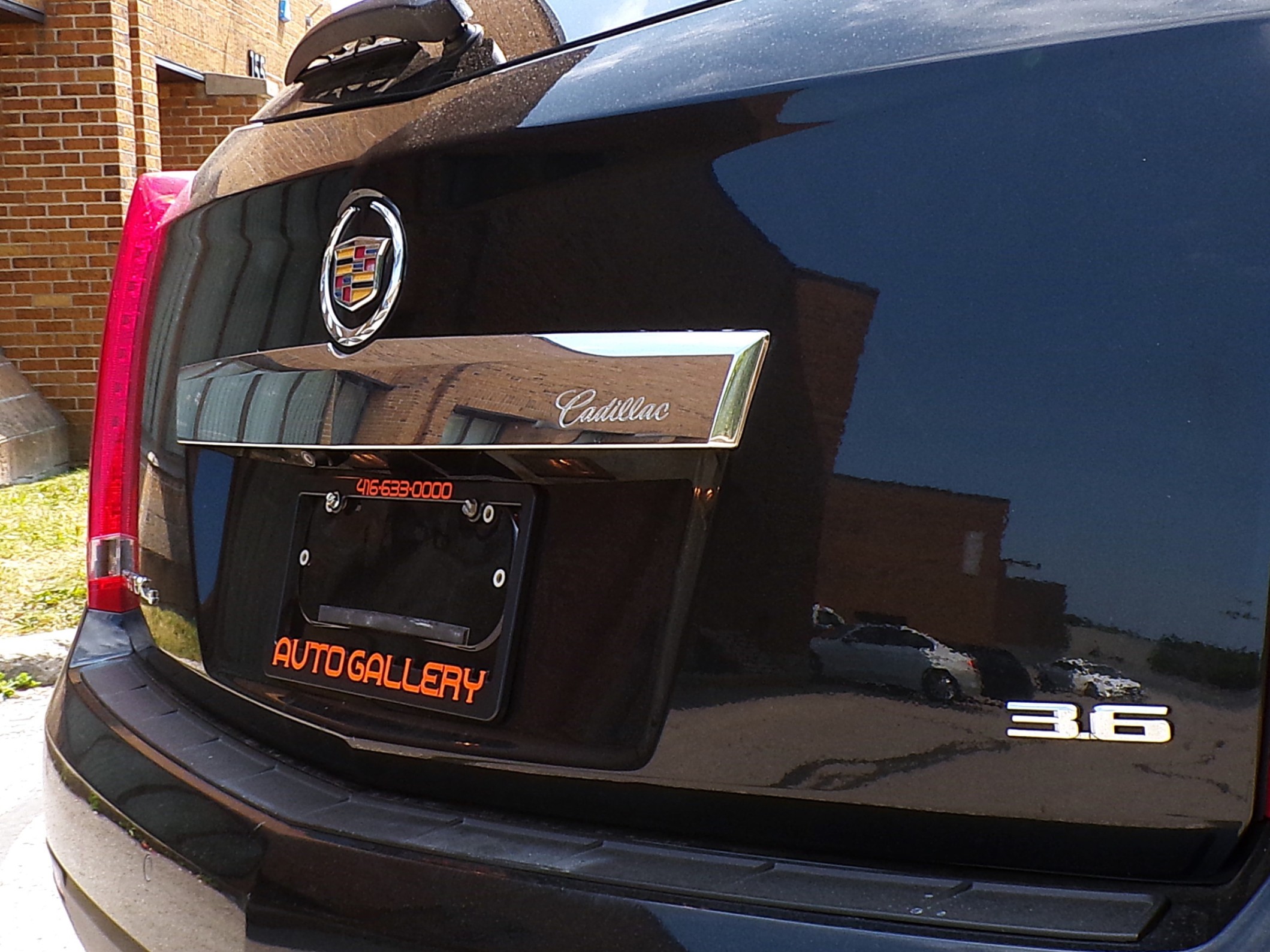 /autogallery/2014-Cadillac-SRX-44375210101435547.jpg