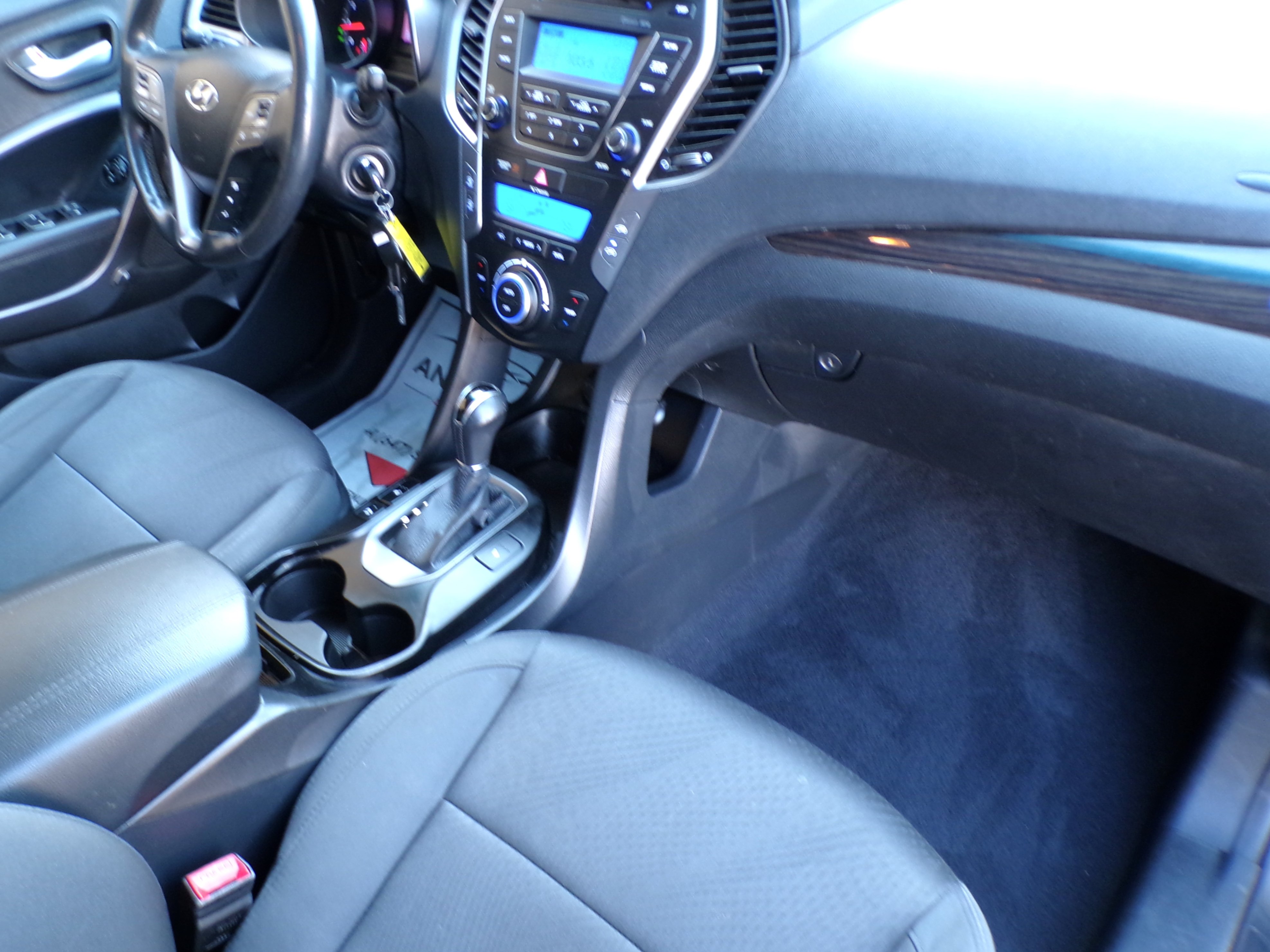 /autogallery/2014-Hyundai-SantaFe-1760516736339277.jpg
