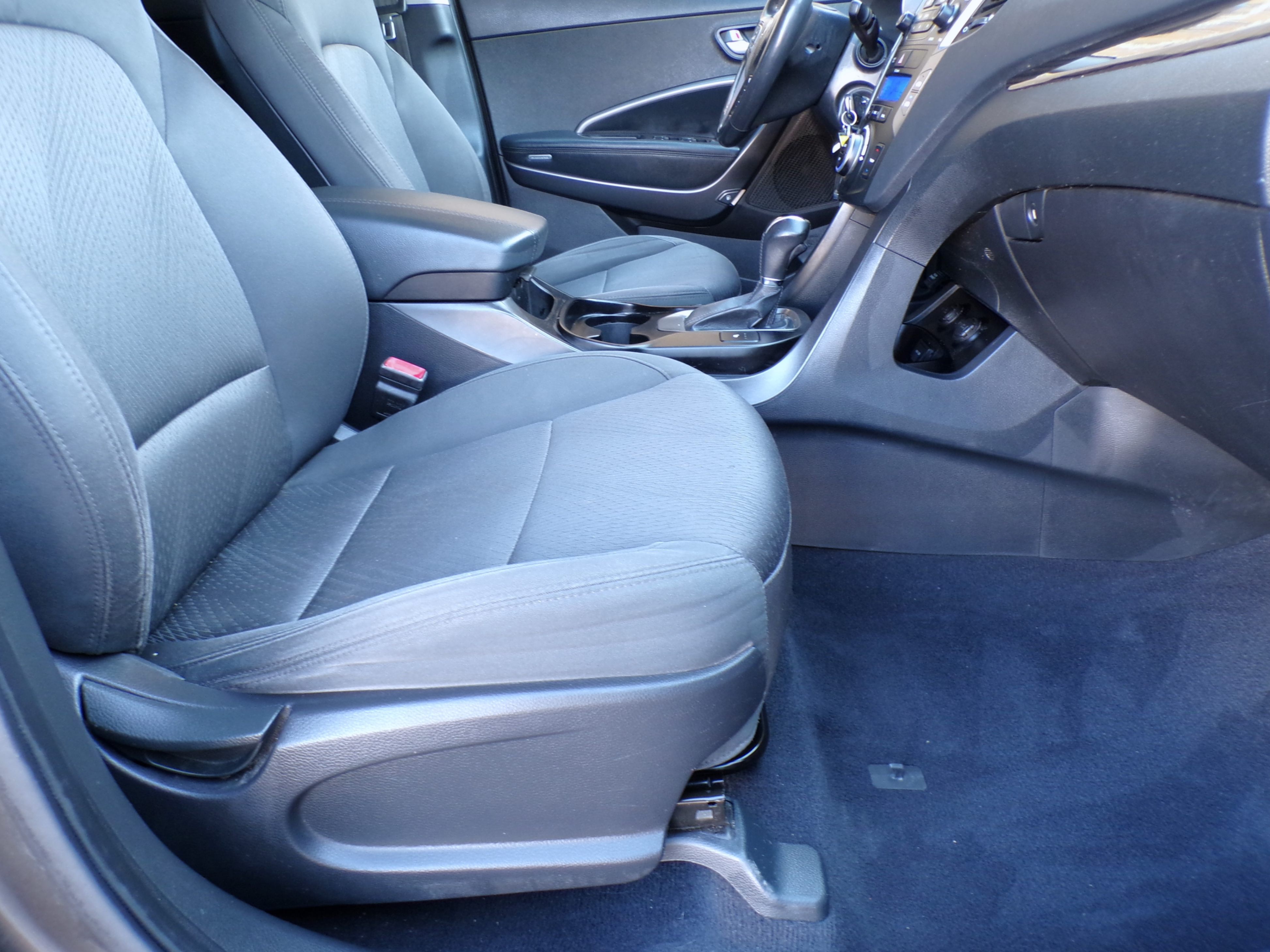 /autogallery/2014-Hyundai-SantaFe-42545863271080986.jpg