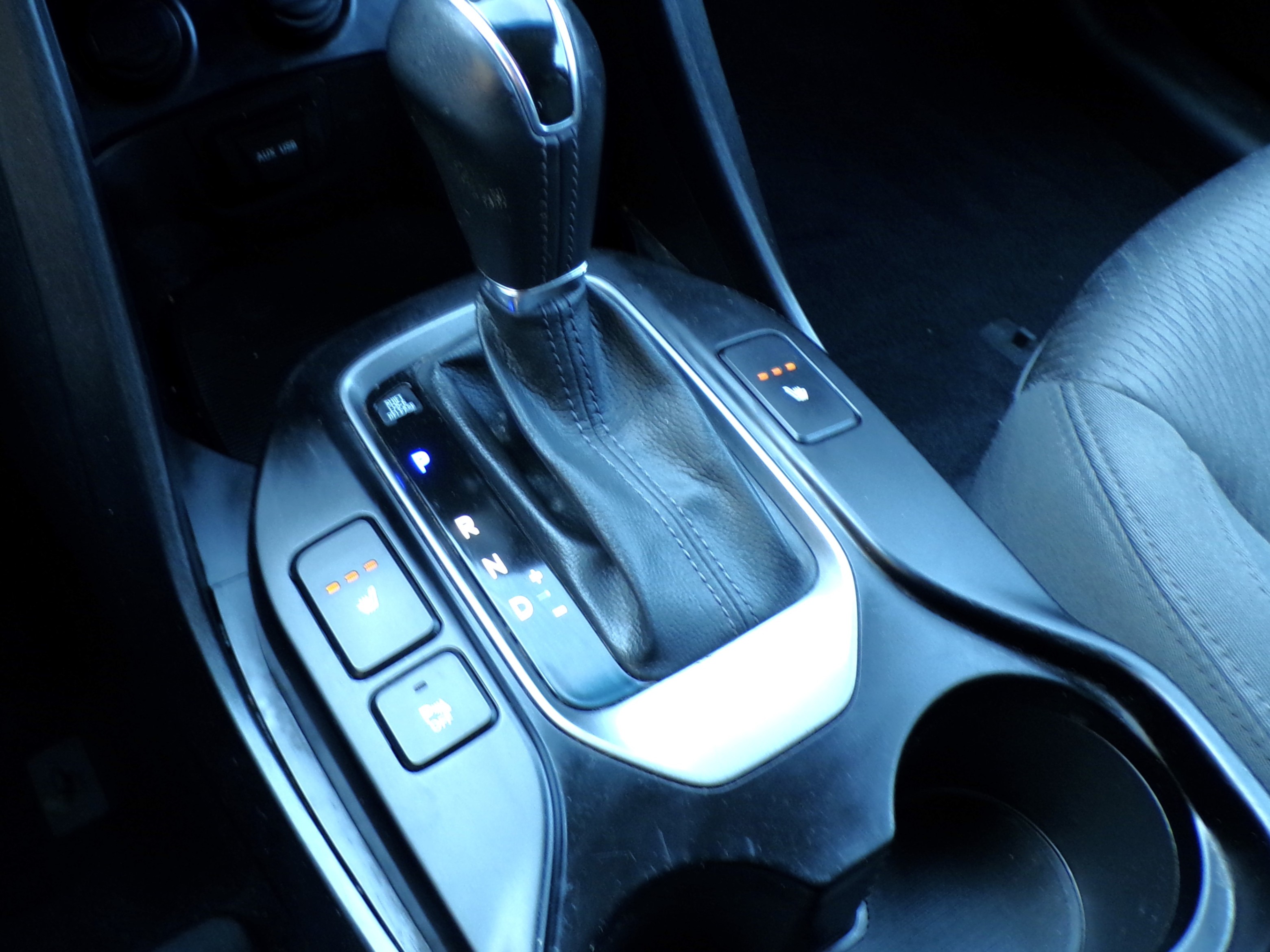 /autogallery/2014-Hyundai-SantaFe-541519924072676.jpg