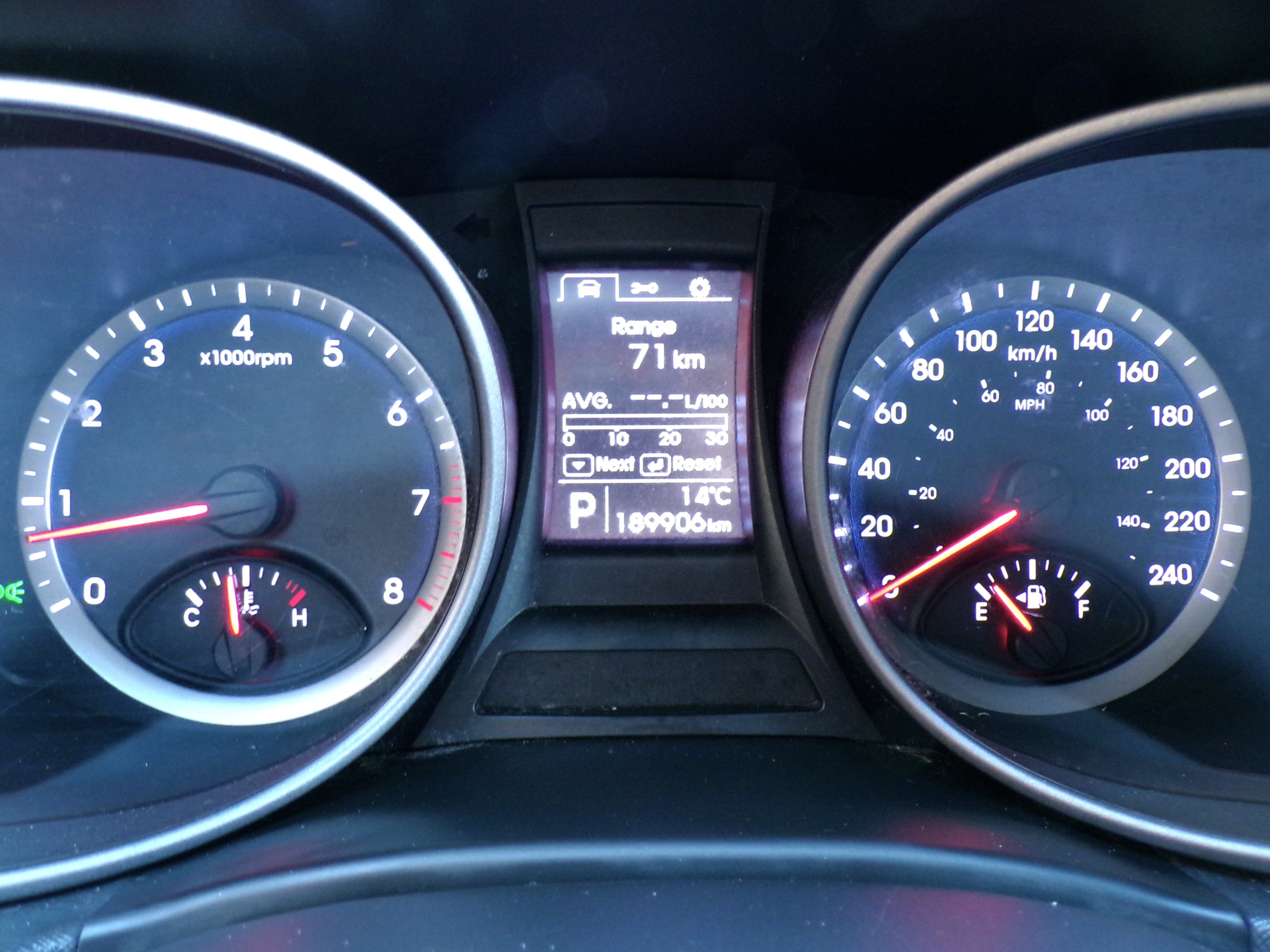 /autogallery/2014-Hyundai-SantaFe-5452658131865729.jpg