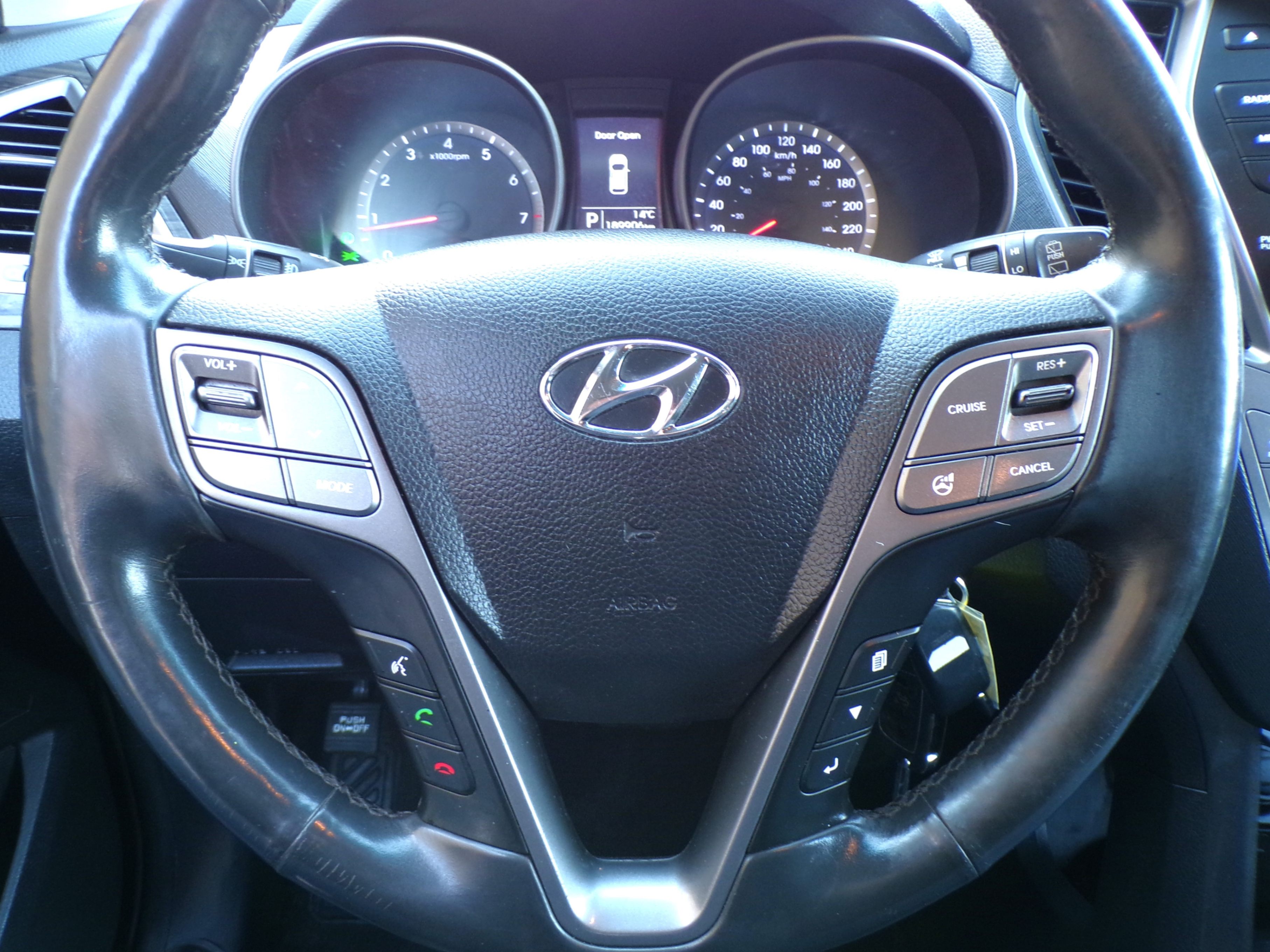 /autogallery/2014-Hyundai-SantaFe-7528151045504252.jpg