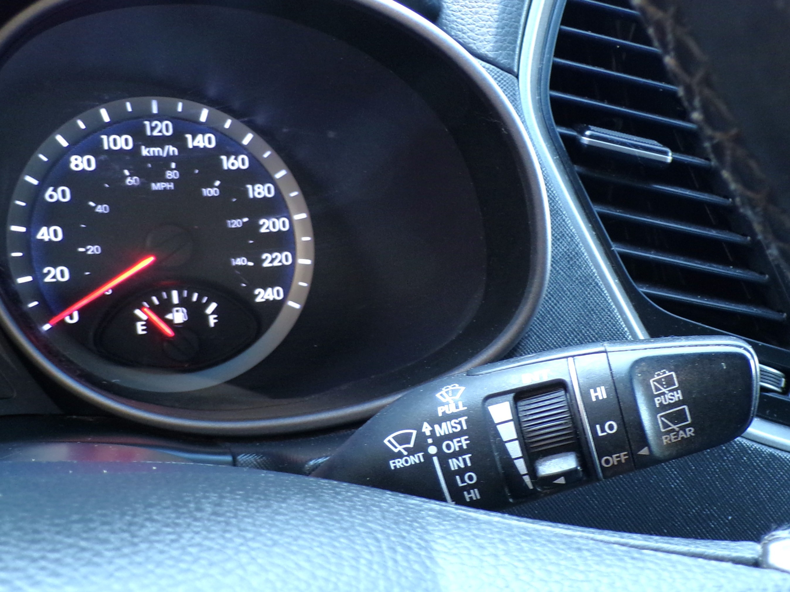 /autogallery/2014-Hyundai-SantaFe-9062654001010682.jpg