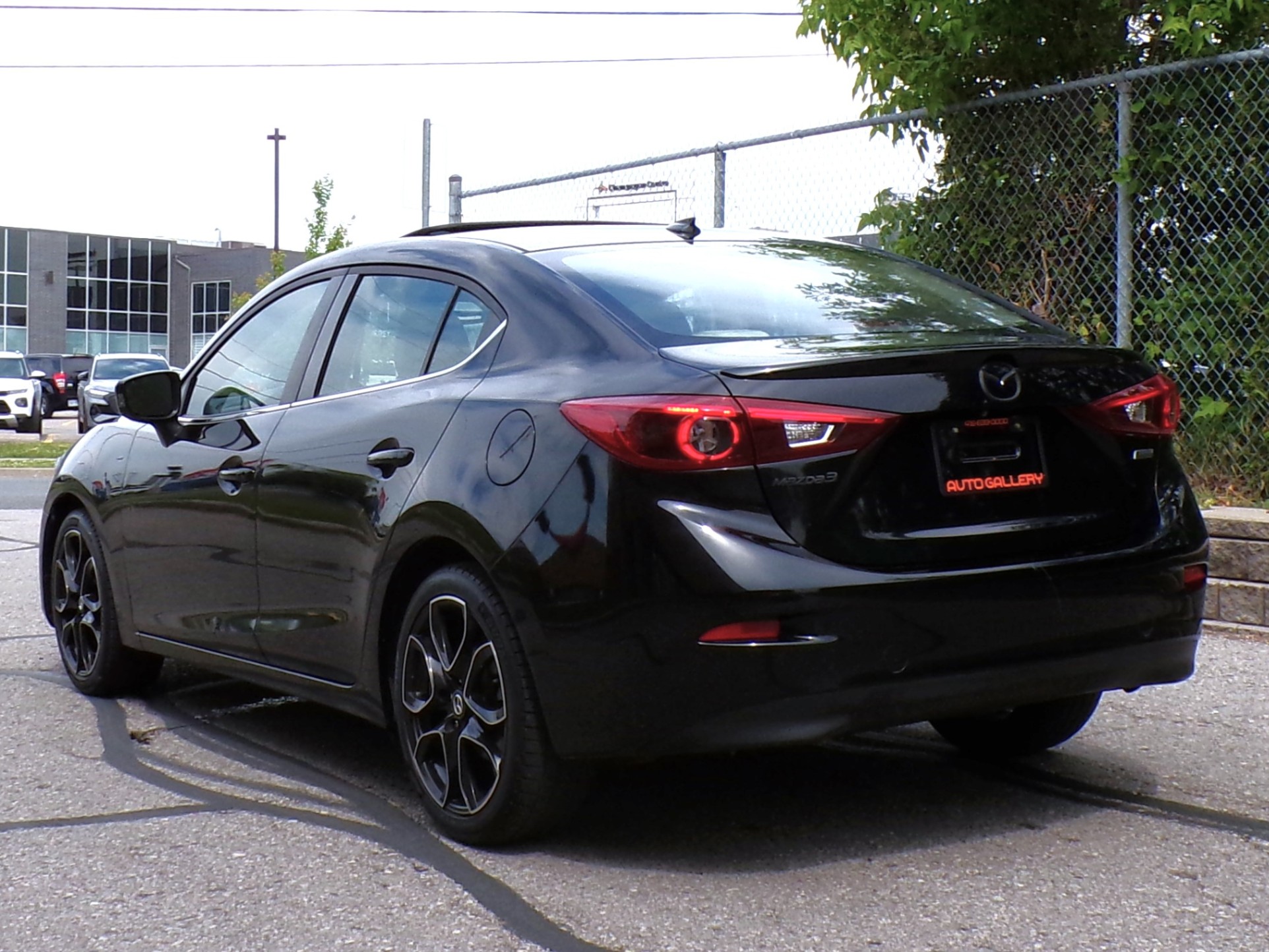 /autogallery/2014-Mazda-Mazda3-07434331896408986.jpg