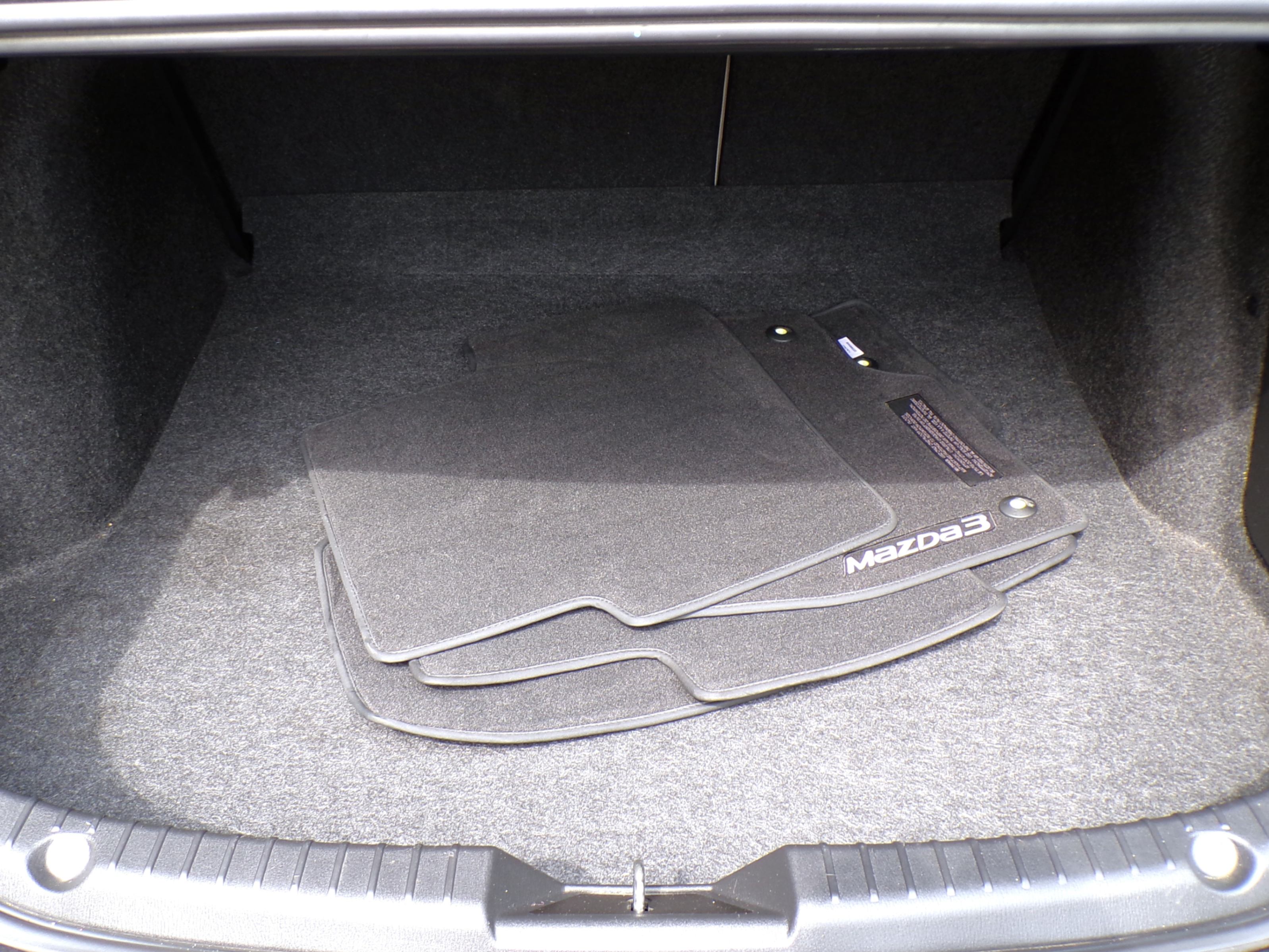 /autogallery/2014-Mazda-Mazda3-1978189750475472.jpg