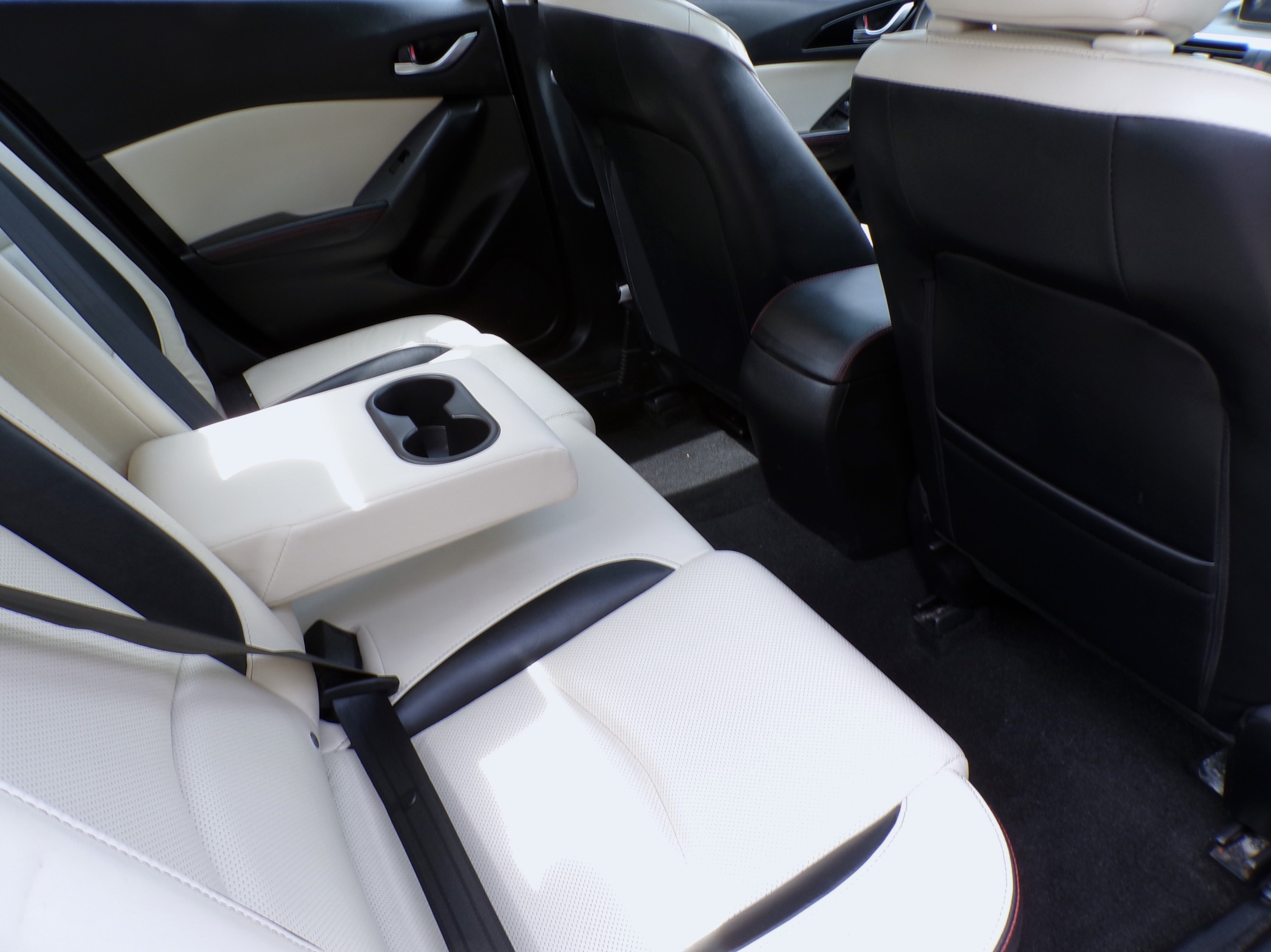 /autogallery/2014-Mazda-Mazda3-31365310929384815.jpg