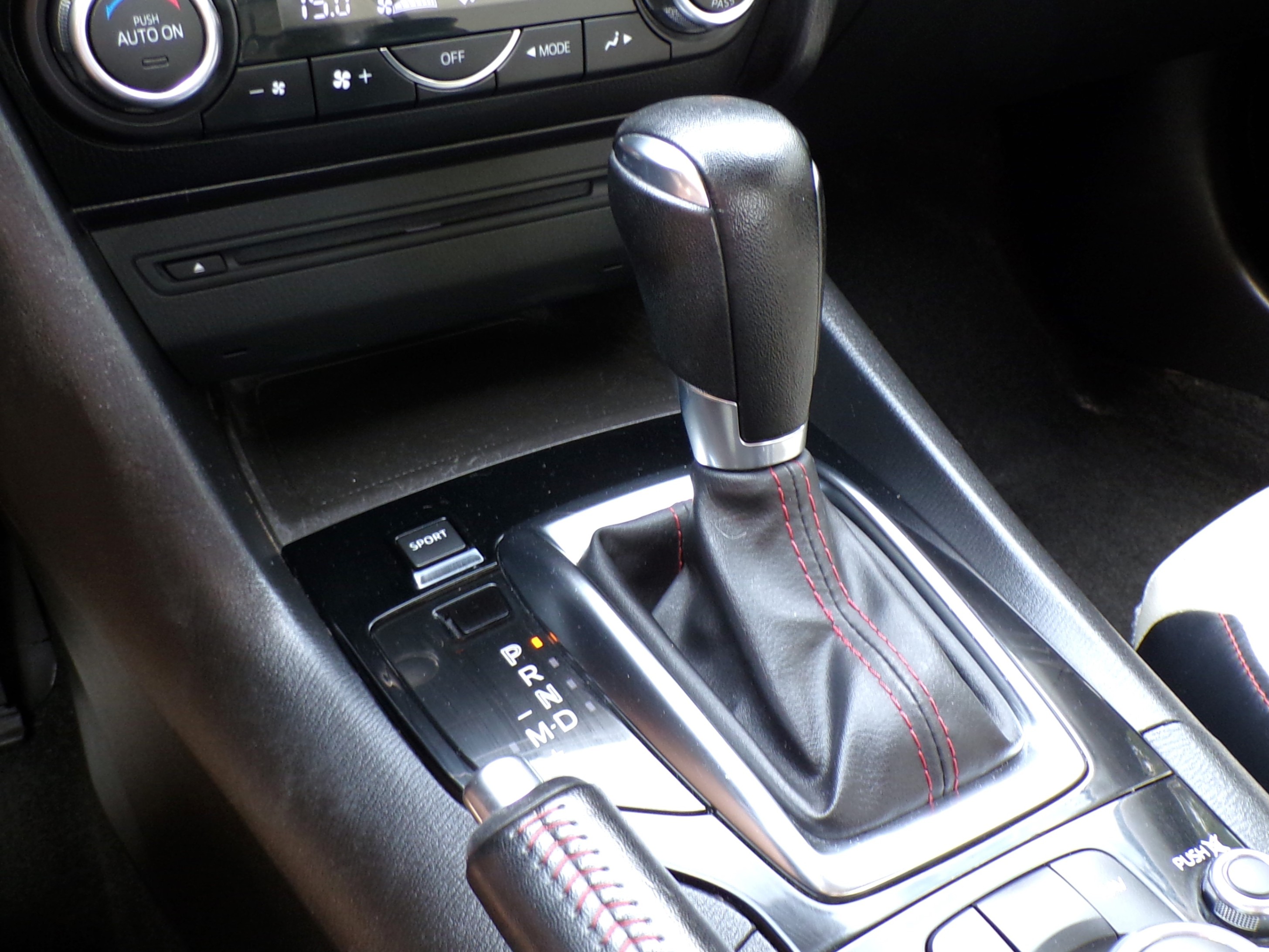 /autogallery/2014-Mazda-Mazda3-5037010707860567.jpg