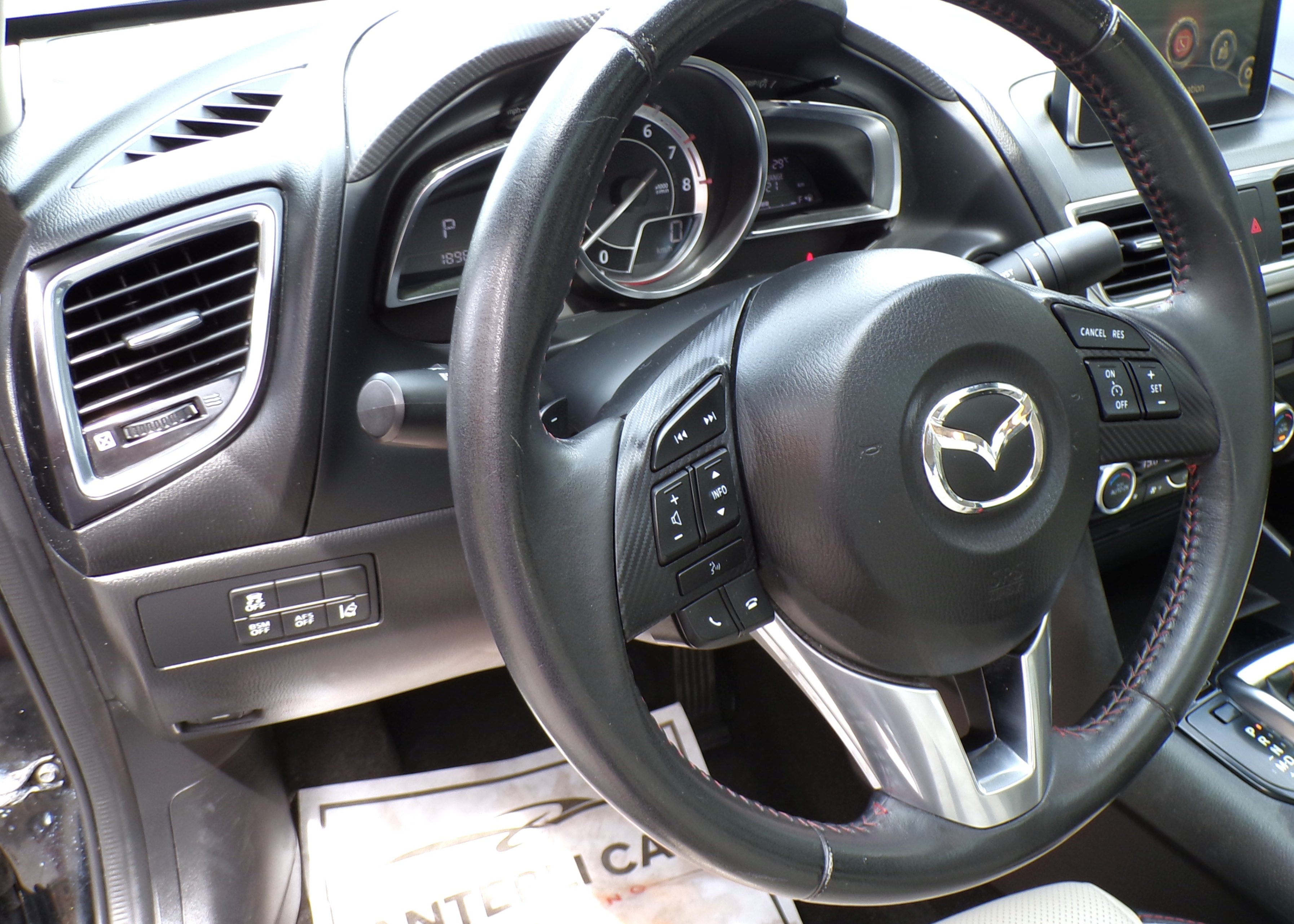 /autogallery/2014-Mazda-Mazda3-7915732508351838.jpg
