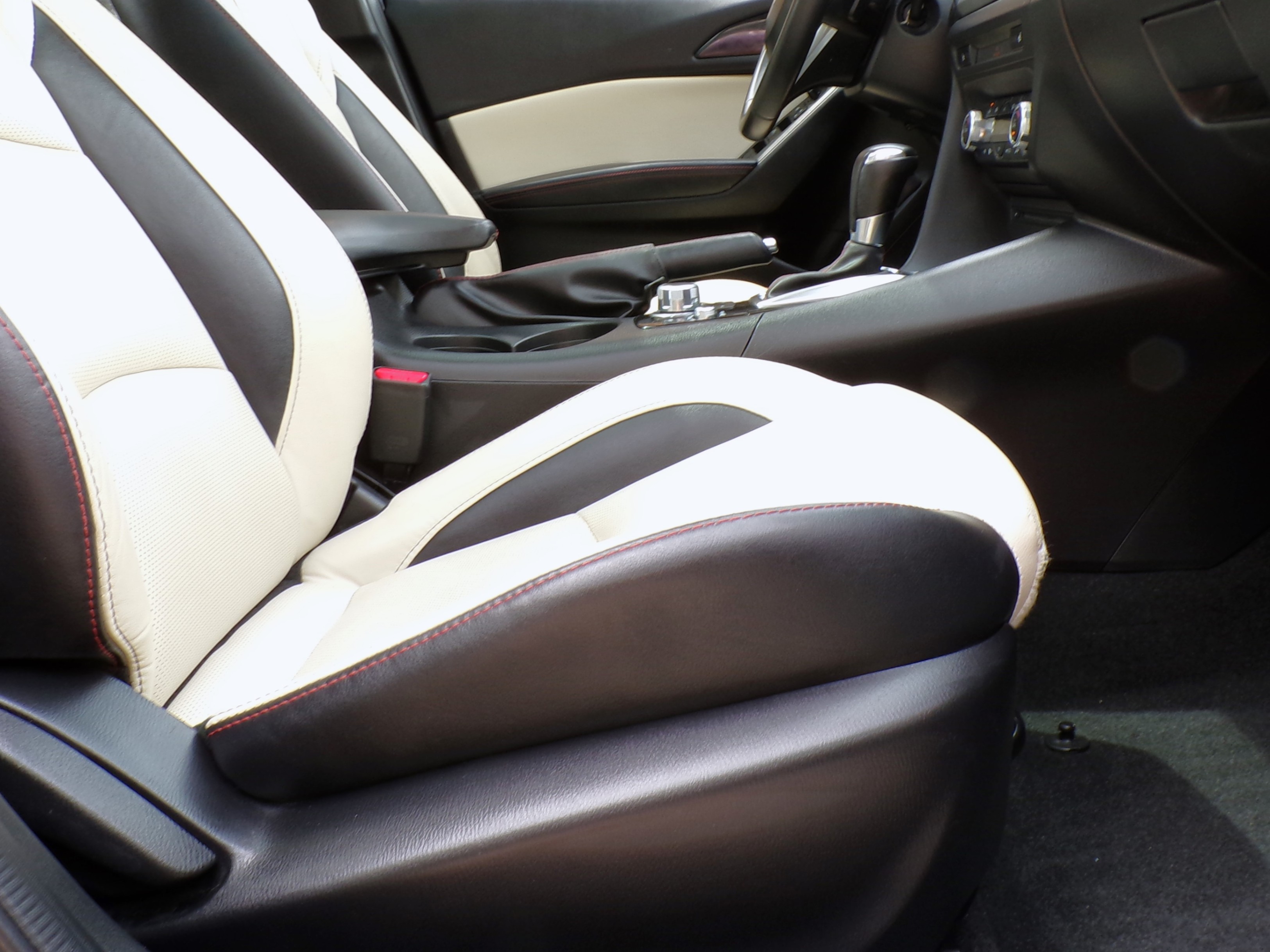 /autogallery/2014-Mazda-Mazda3-8557997189309139.jpg
