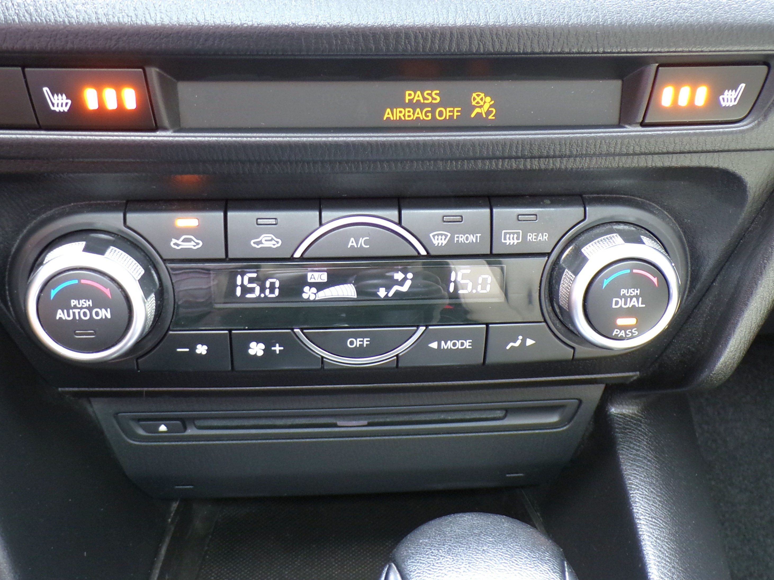 /autogallery/2014-Mazda-Mazda3-8580321098202917.jpg