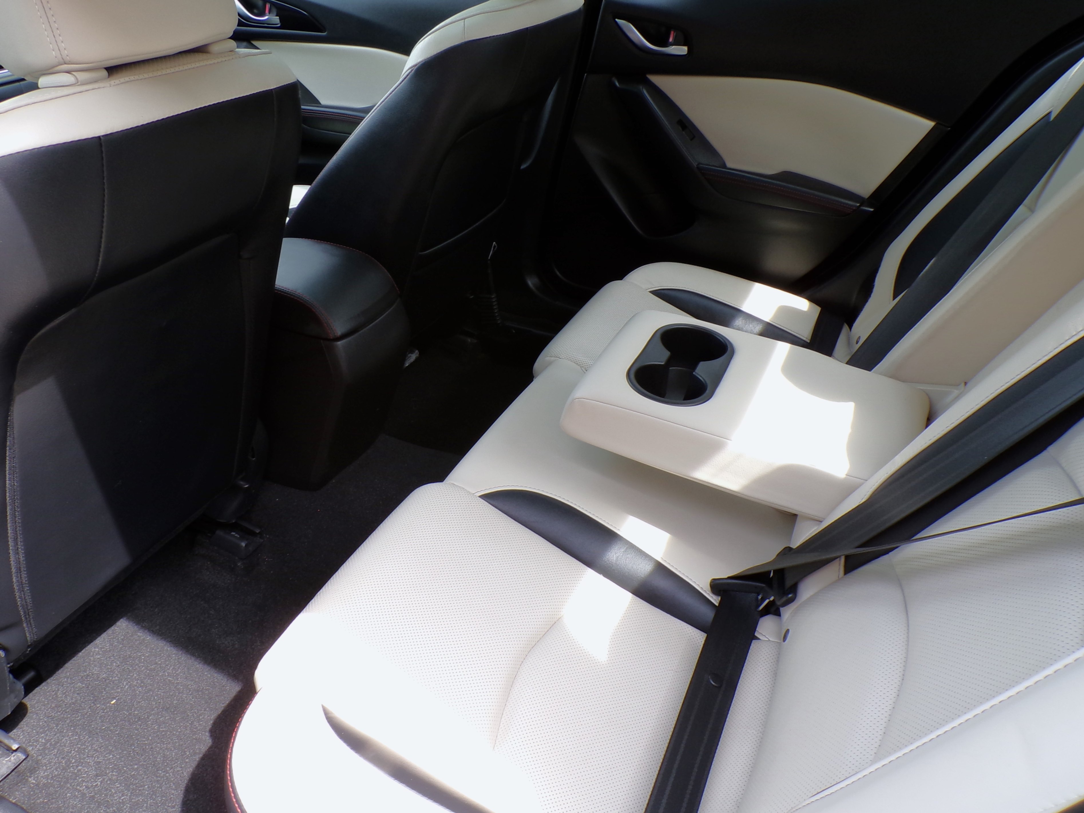 /autogallery/2014-Mazda-Mazda3-8957637091973052.jpg