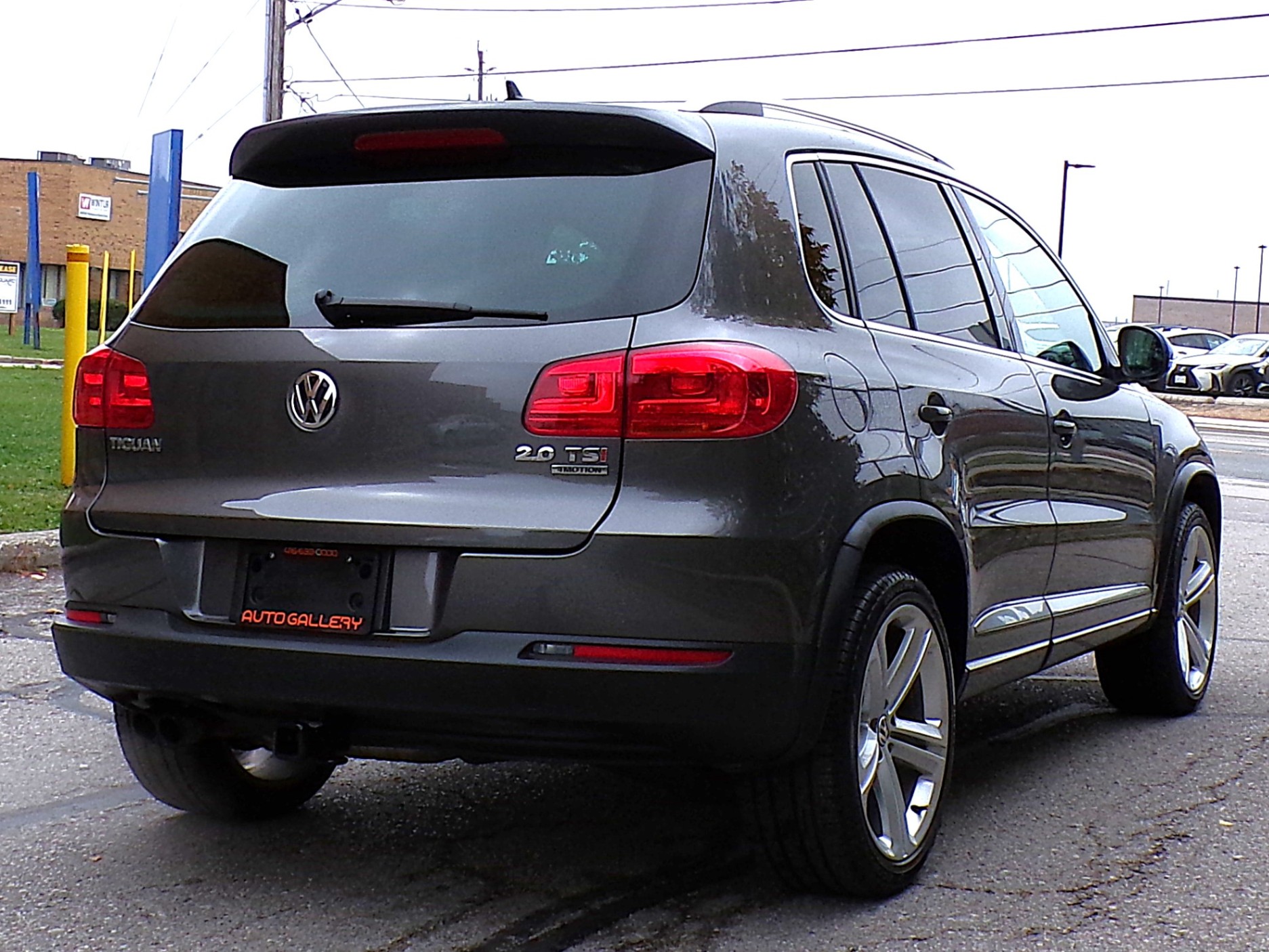/autogallery/2014-Volkswagen-Tiguan-3358478069486712.jpg