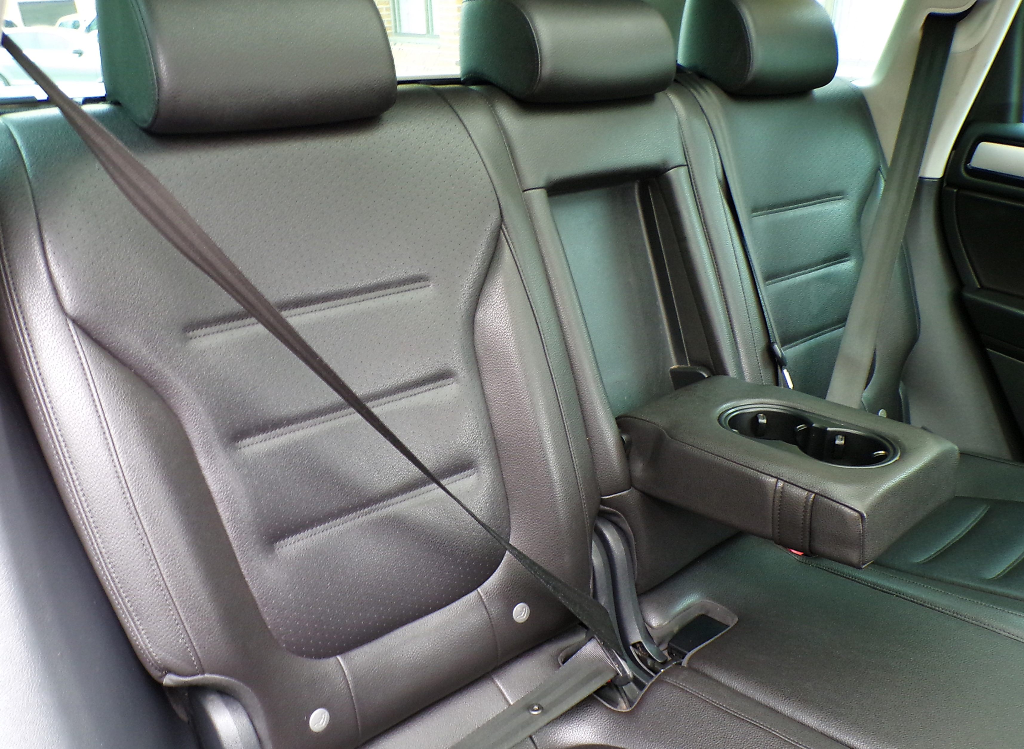 /autogallery/2014-Volkswagen-Touareg-32437998183566696.jpg