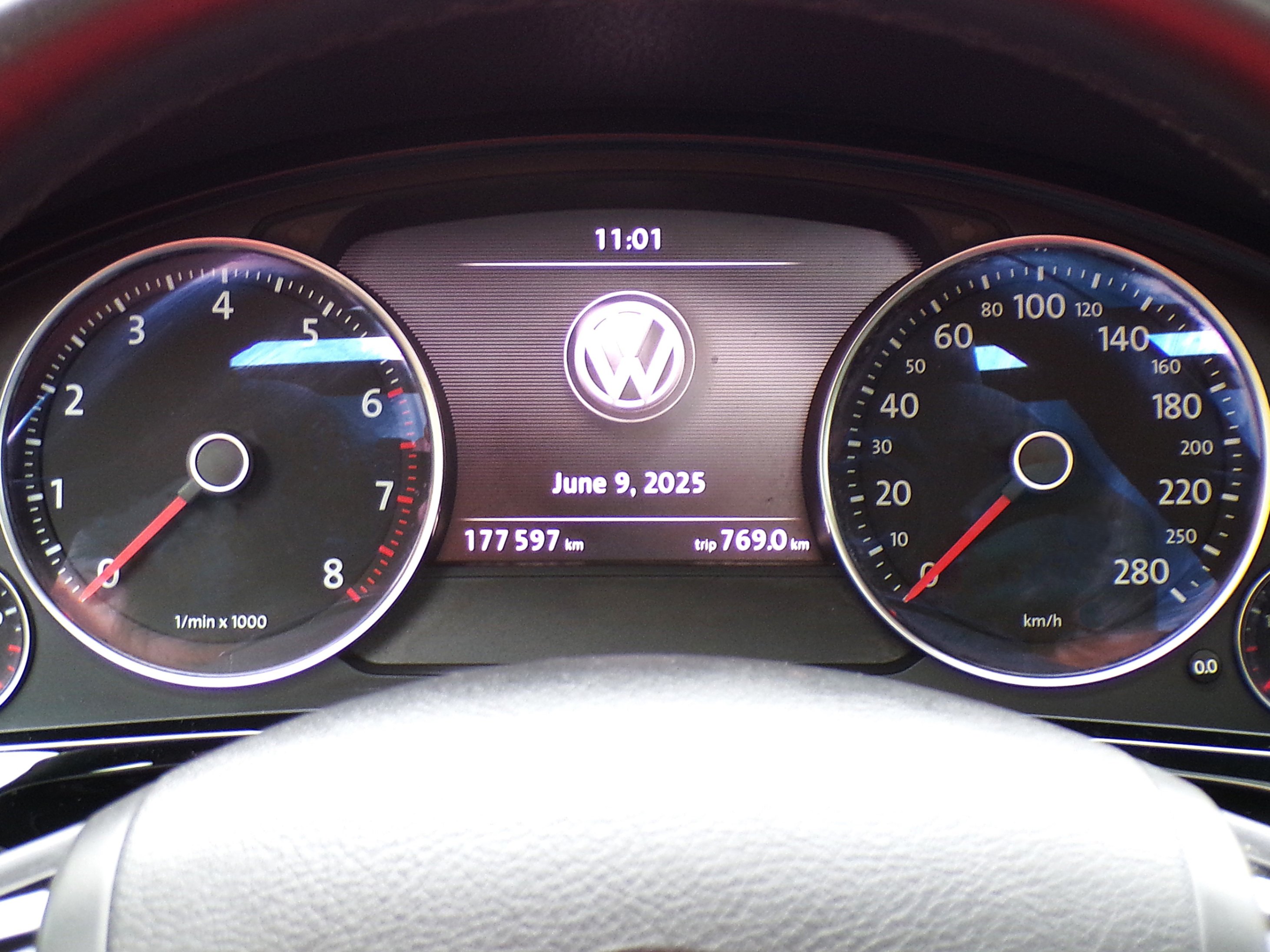 /autogallery/2014-Volkswagen-Touareg-39916320042408615.jpg