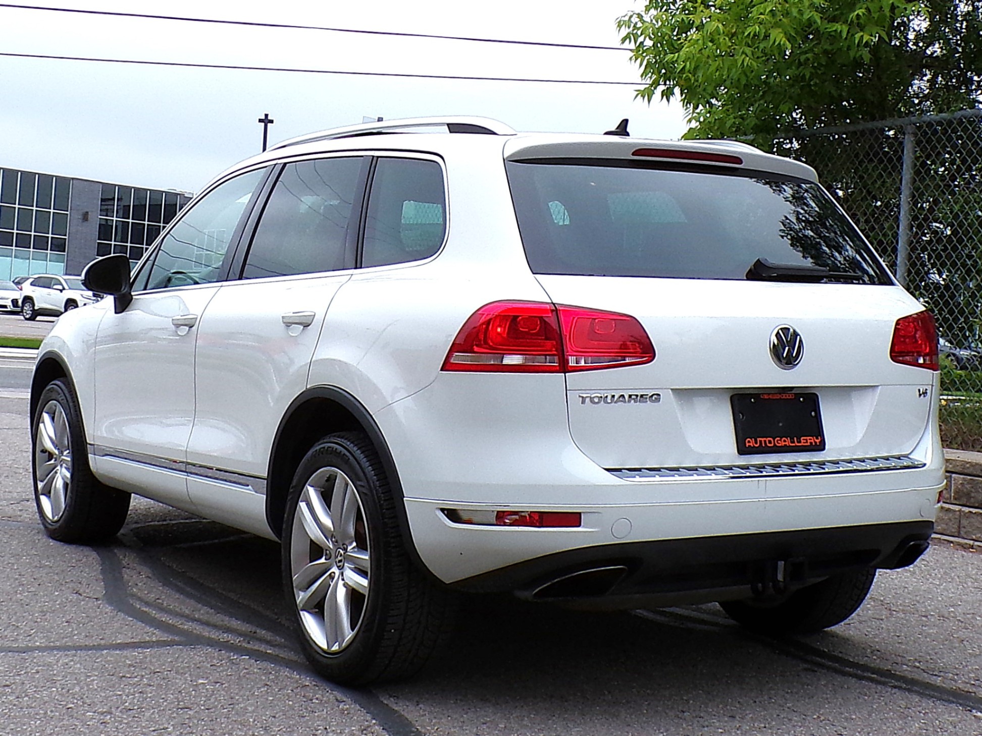 /autogallery/2014-Volkswagen-Touareg-4822491497721457.jpg