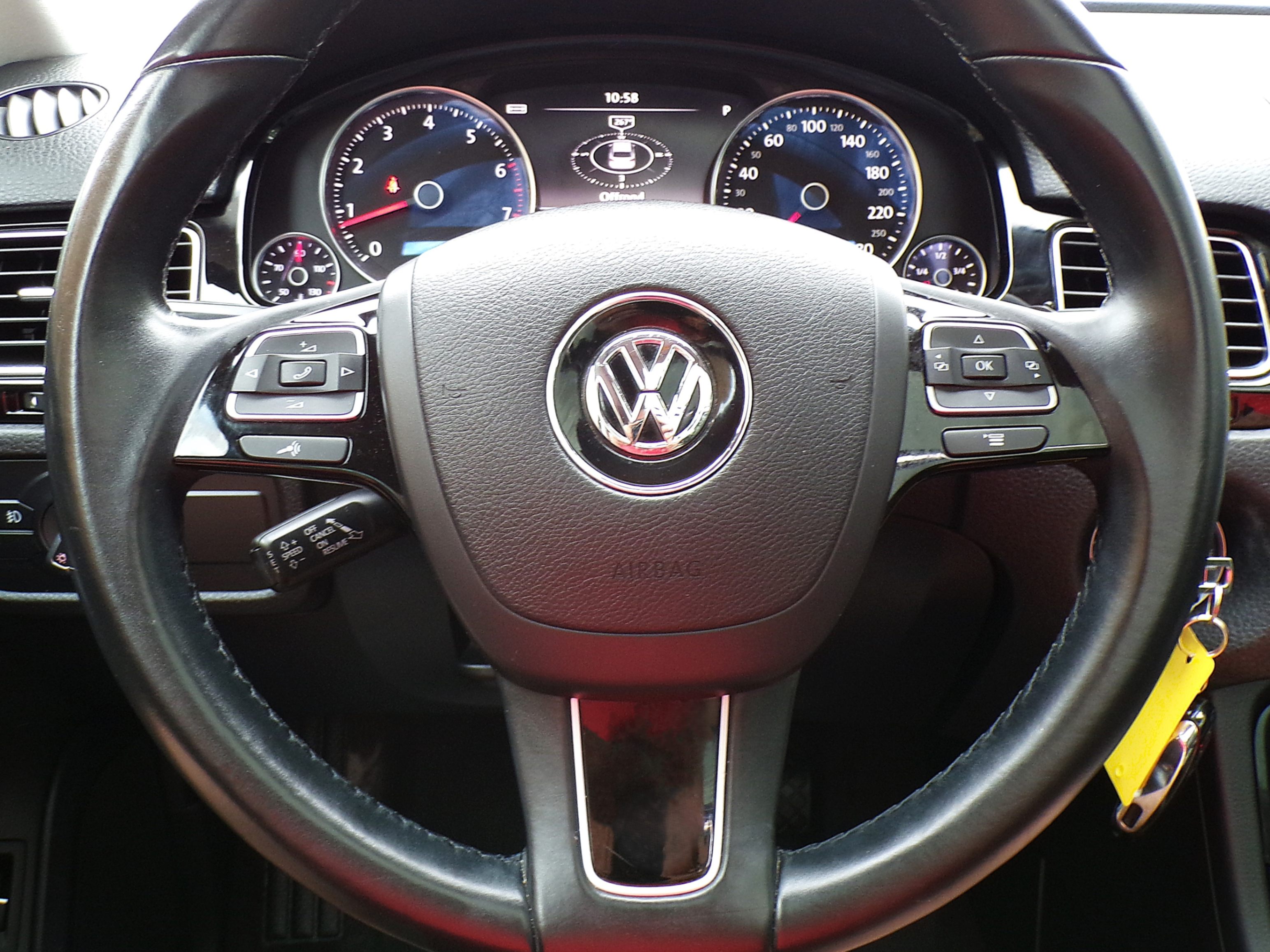/autogallery/2014-Volkswagen-Touareg-6114713736601072.jpg