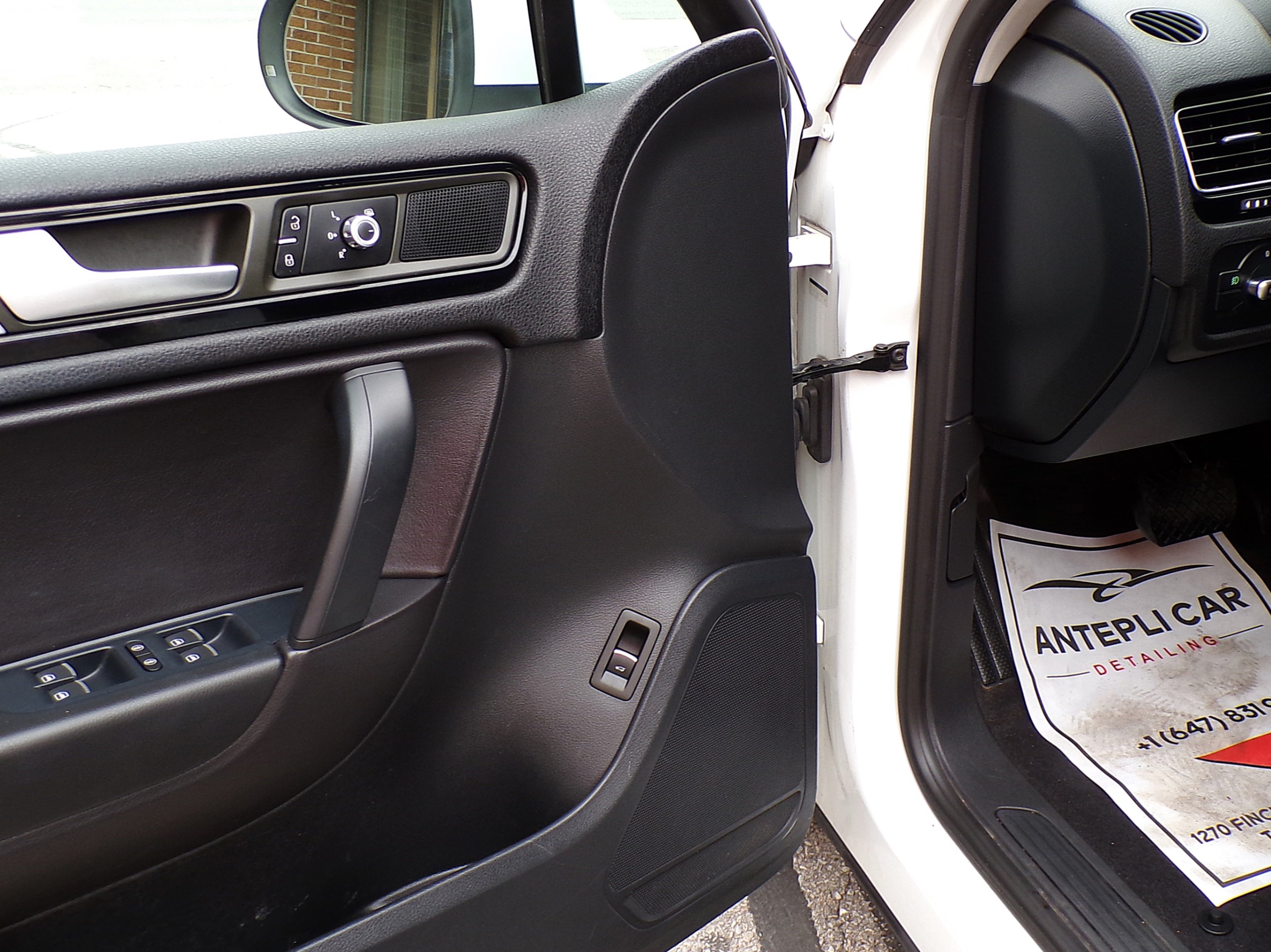 /autogallery/2014-Volkswagen-Touareg-6626833383845996.jpg
