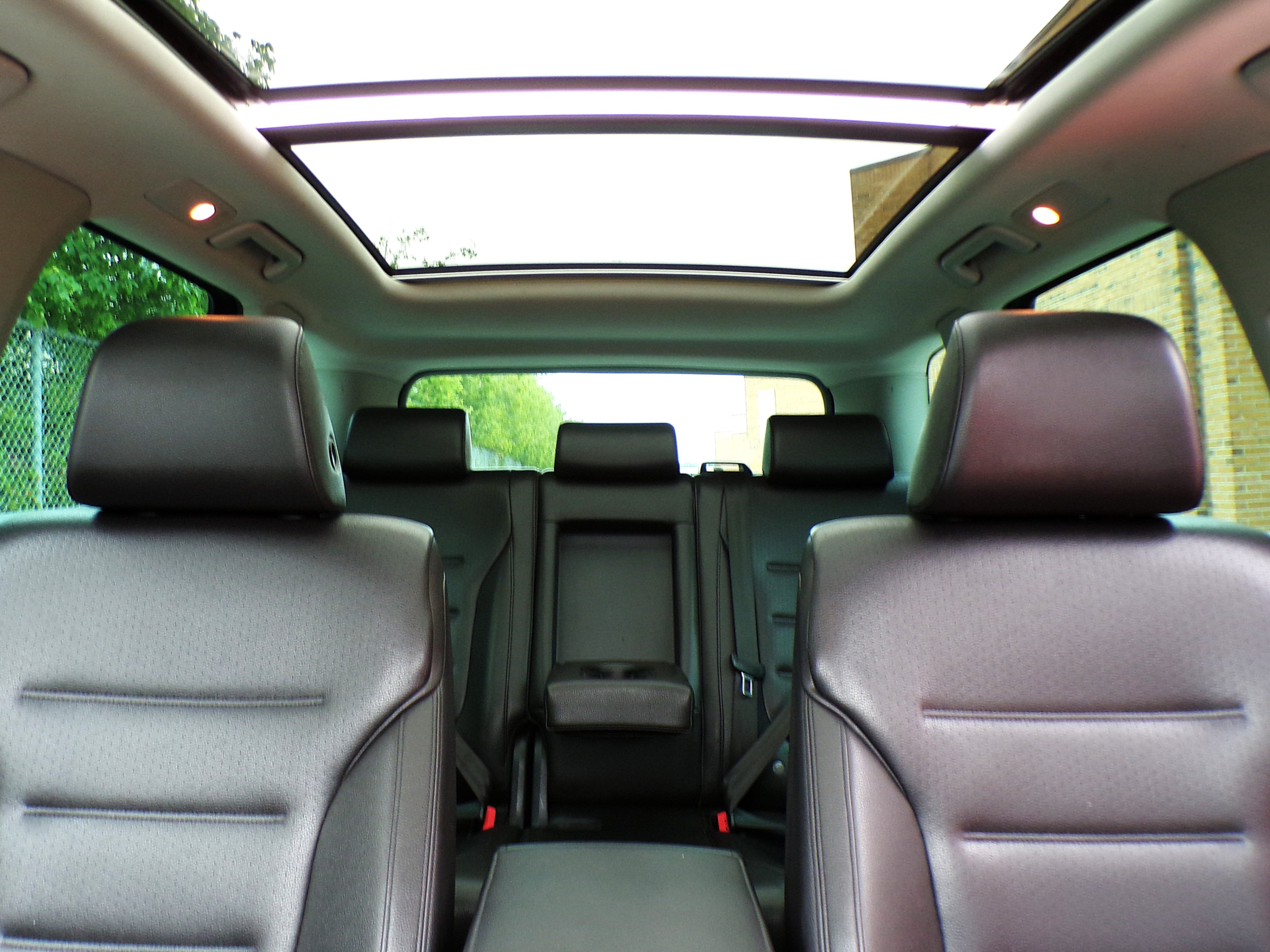 /autogallery/2014-Volkswagen-Touareg-8760344300958427.jpg