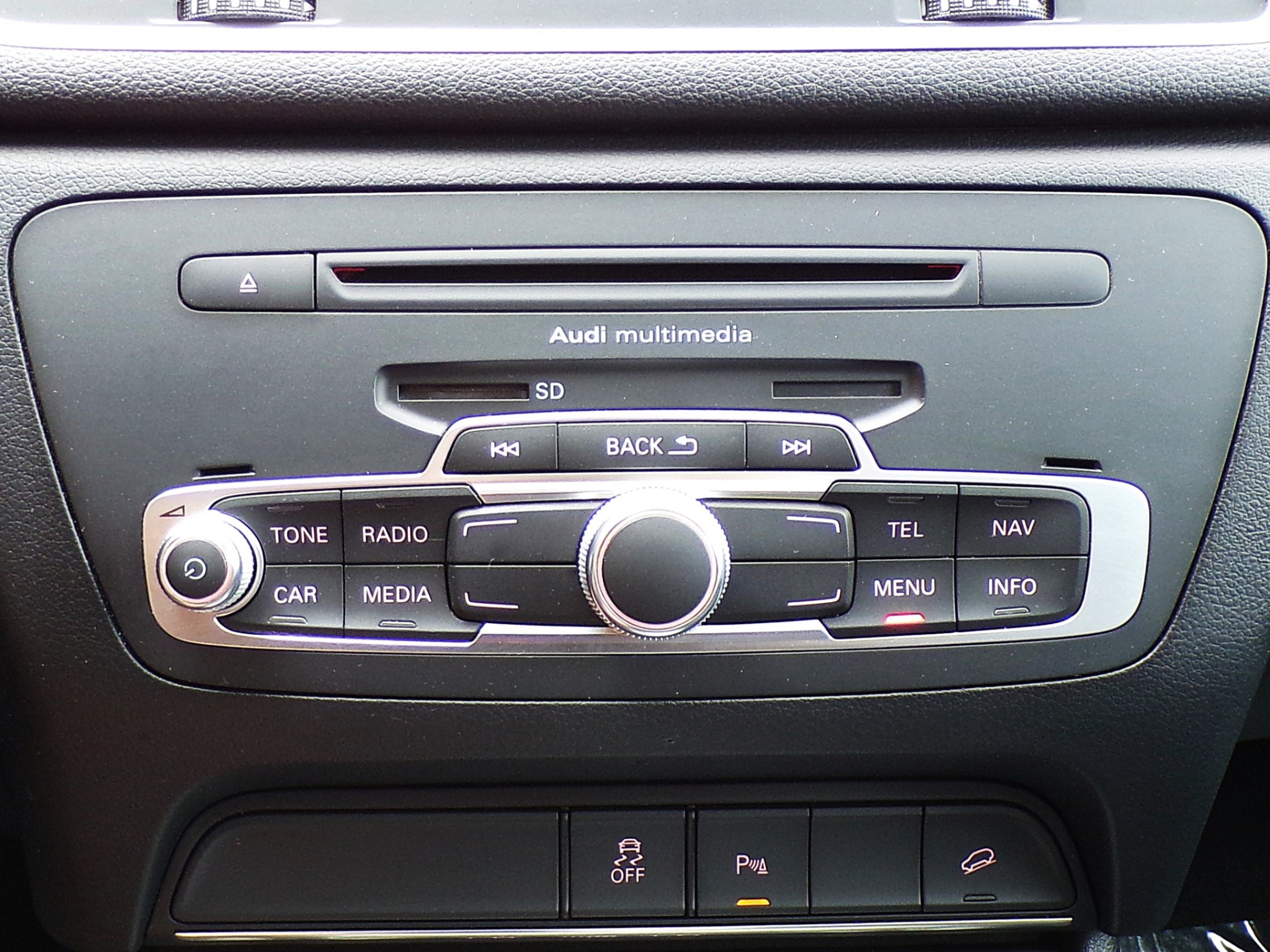 /autogallery/2015-Audi-Q3-4303296918437718.jpg
