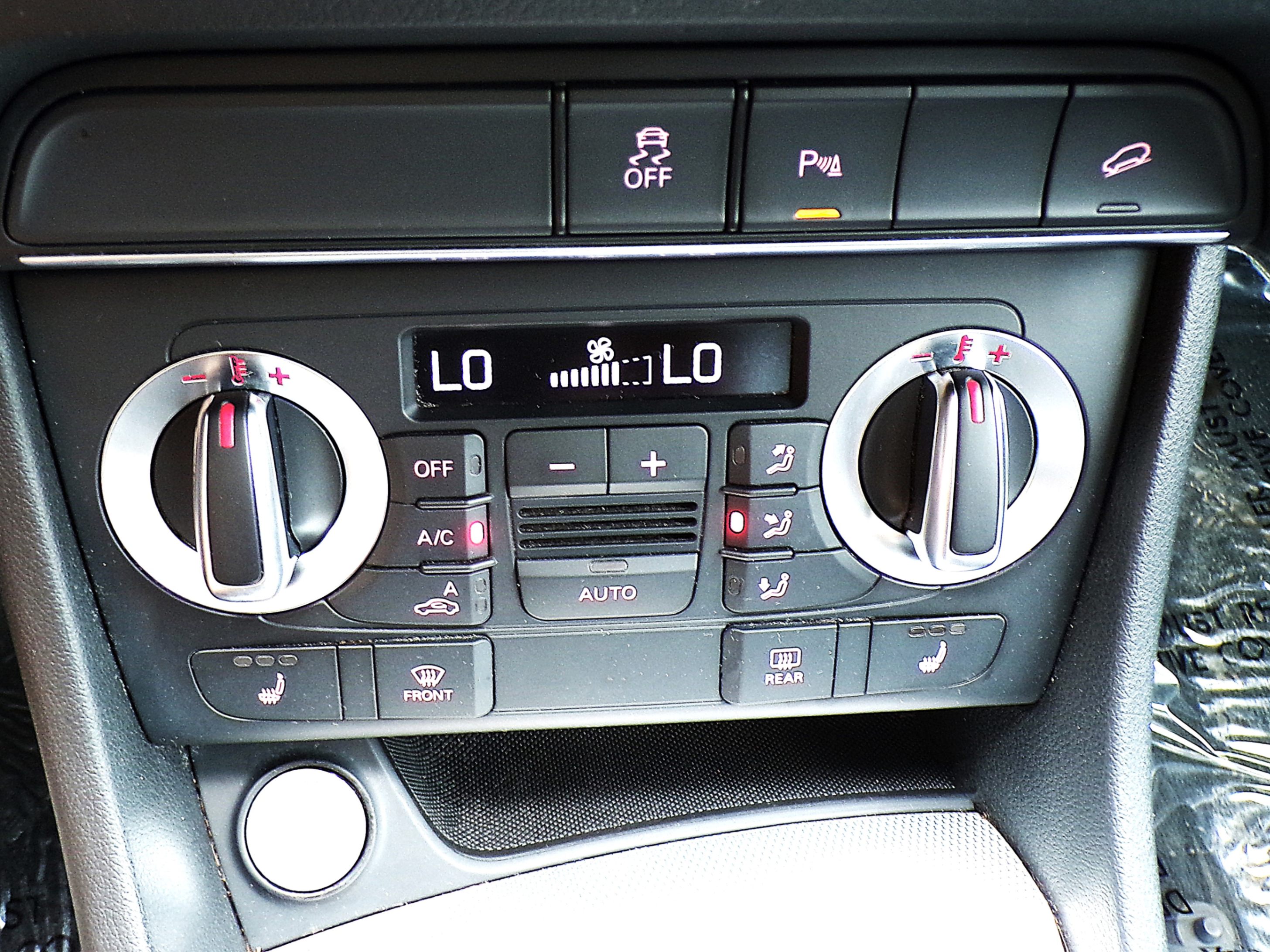 /autogallery/2015-Audi-Q3-43965781804491555.jpg
