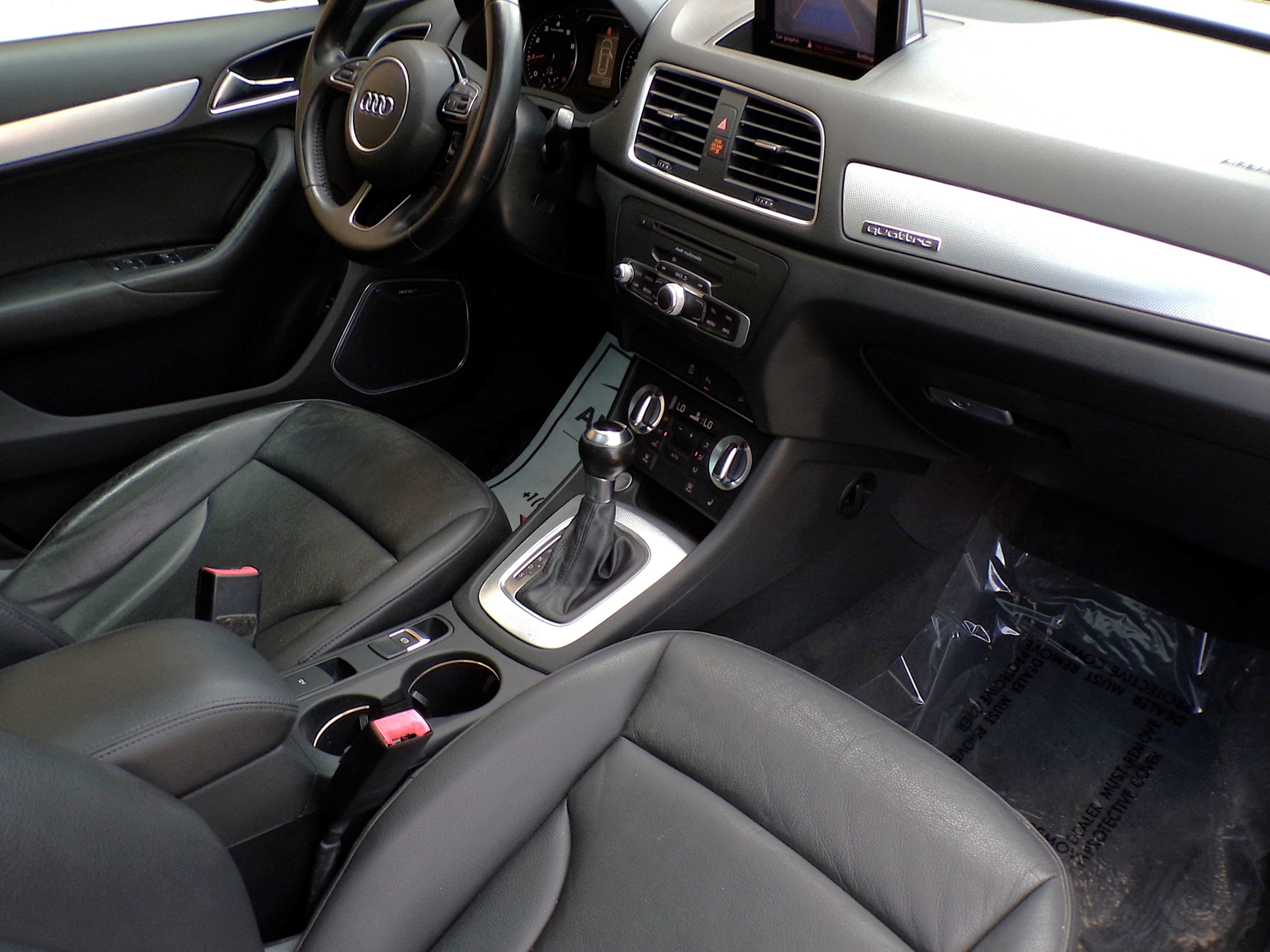 /autogallery/2015-Audi-Q3-6121279636779371.jpg