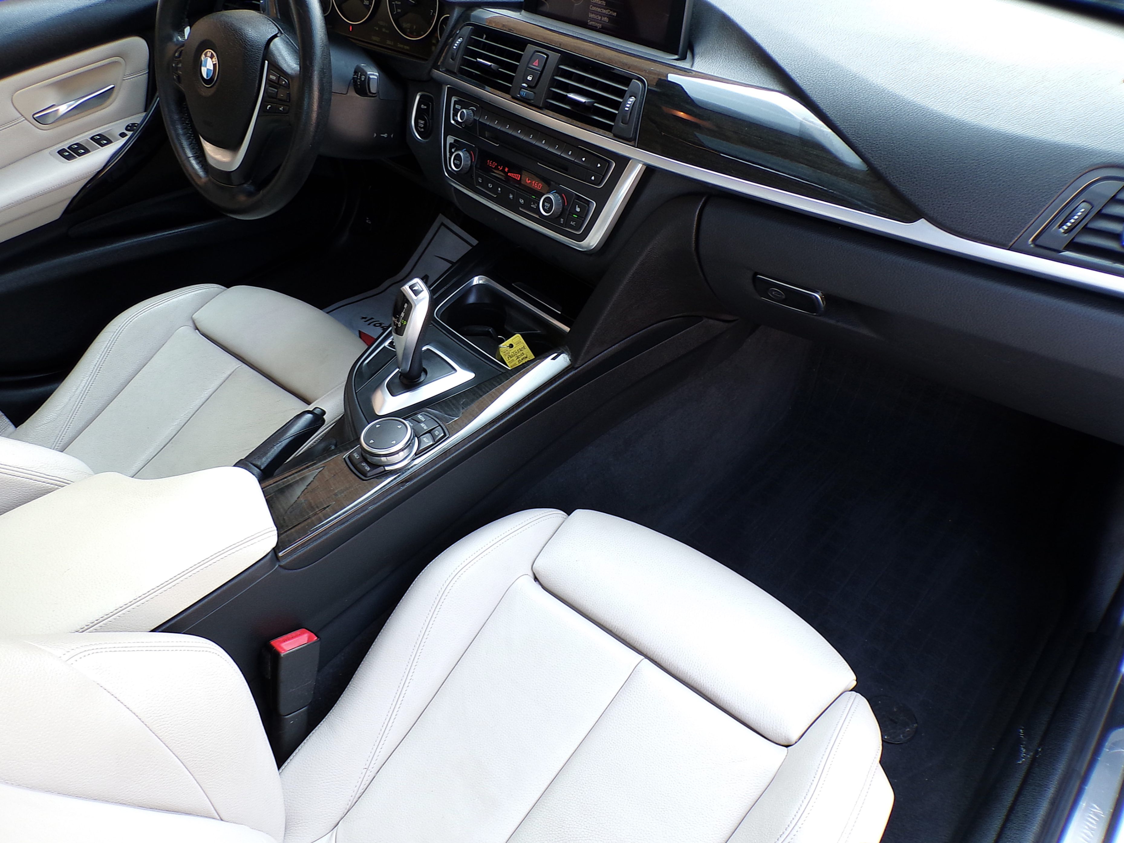 /autogallery/2015-BMW-3Series-14111873551409193.jpg