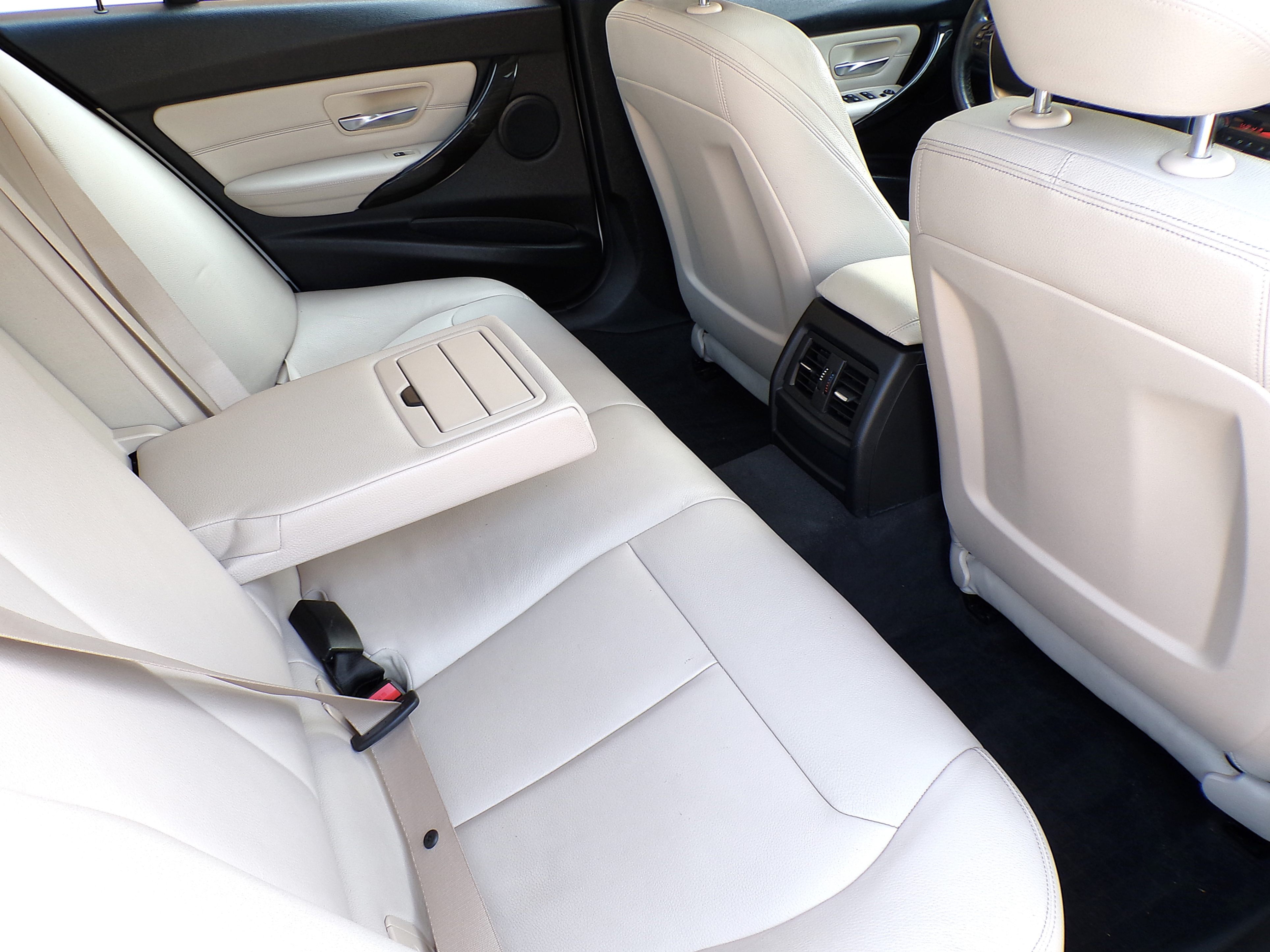 /autogallery/2015-BMW-3Series-18217023586626135.jpg