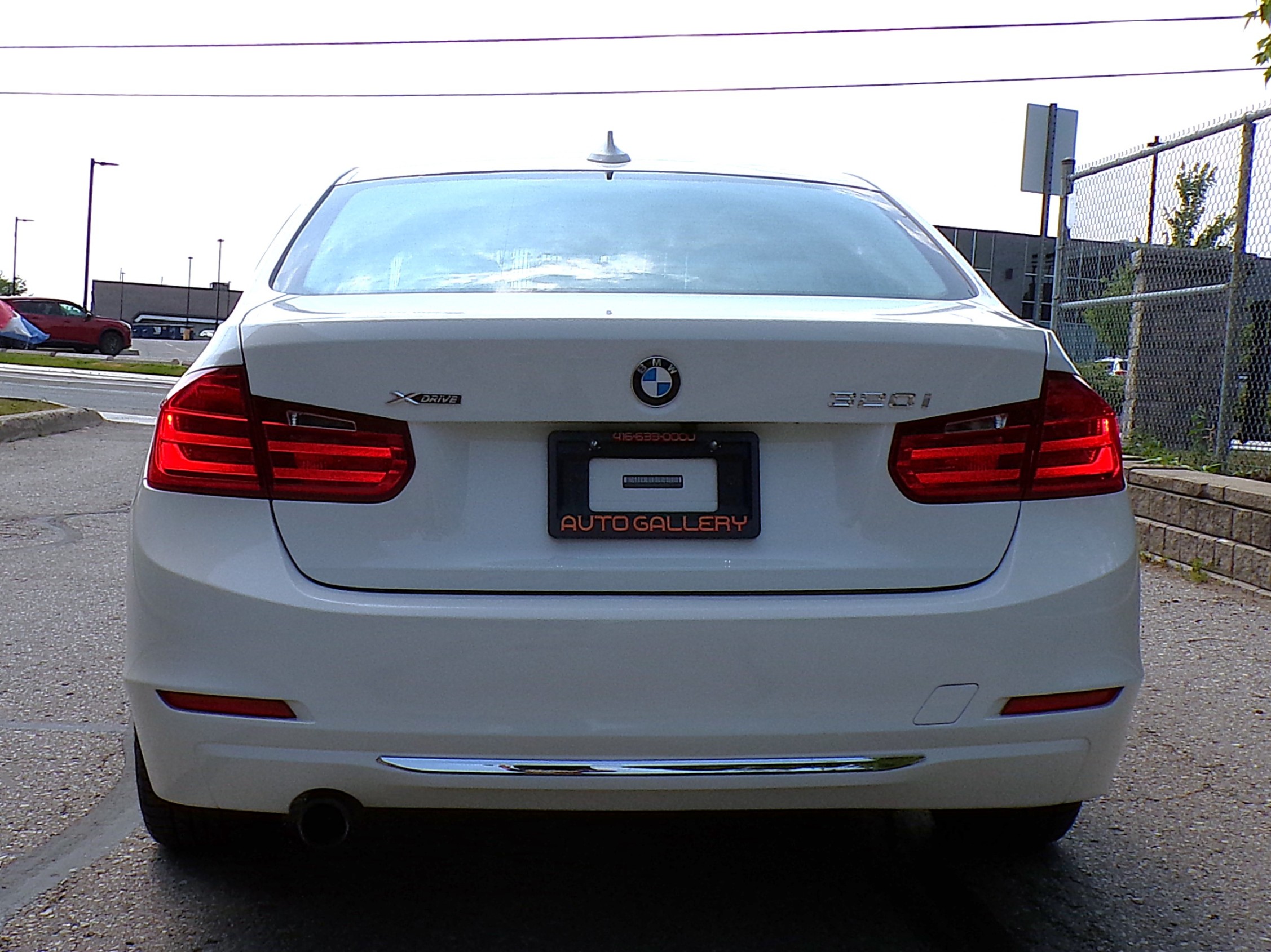 /autogallery/2015-BMW-3Series-2599104299965498.jpg