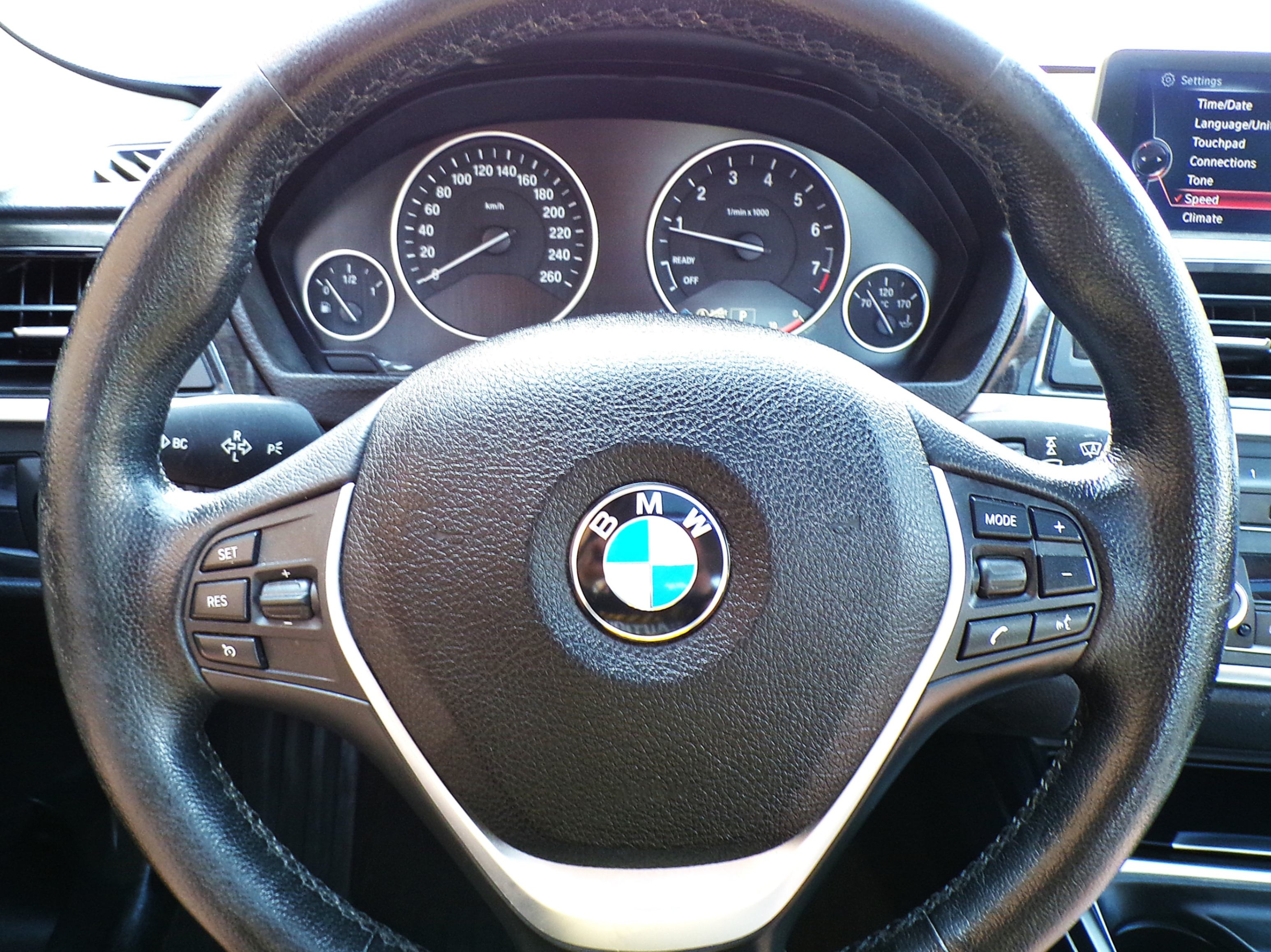 /autogallery/2015-BMW-3Series-595842080180669.jpg