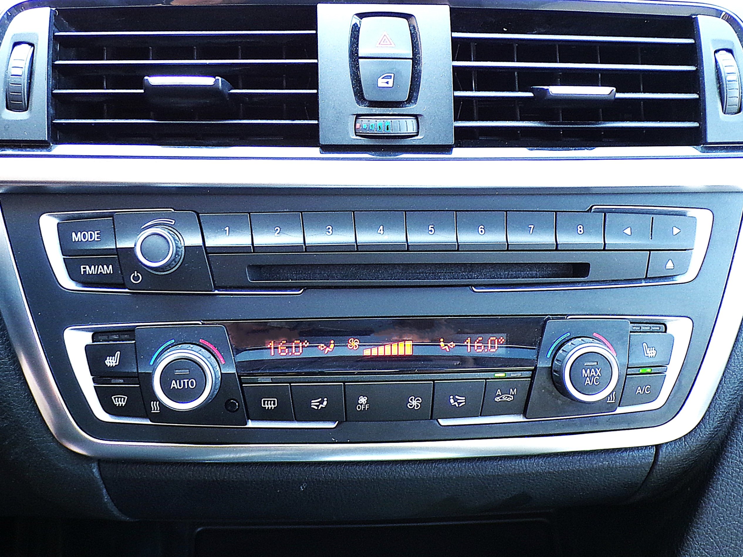 /autogallery/2015-BMW-3Series-7581609998855254.jpg