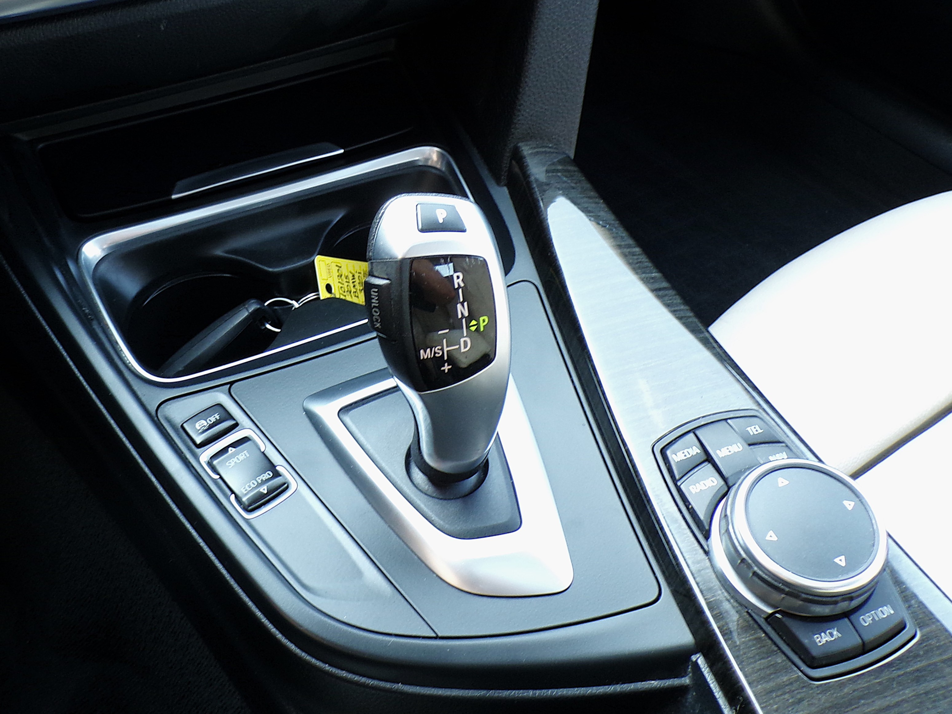 /autogallery/2015-BMW-3Series-8190792372363207.jpg