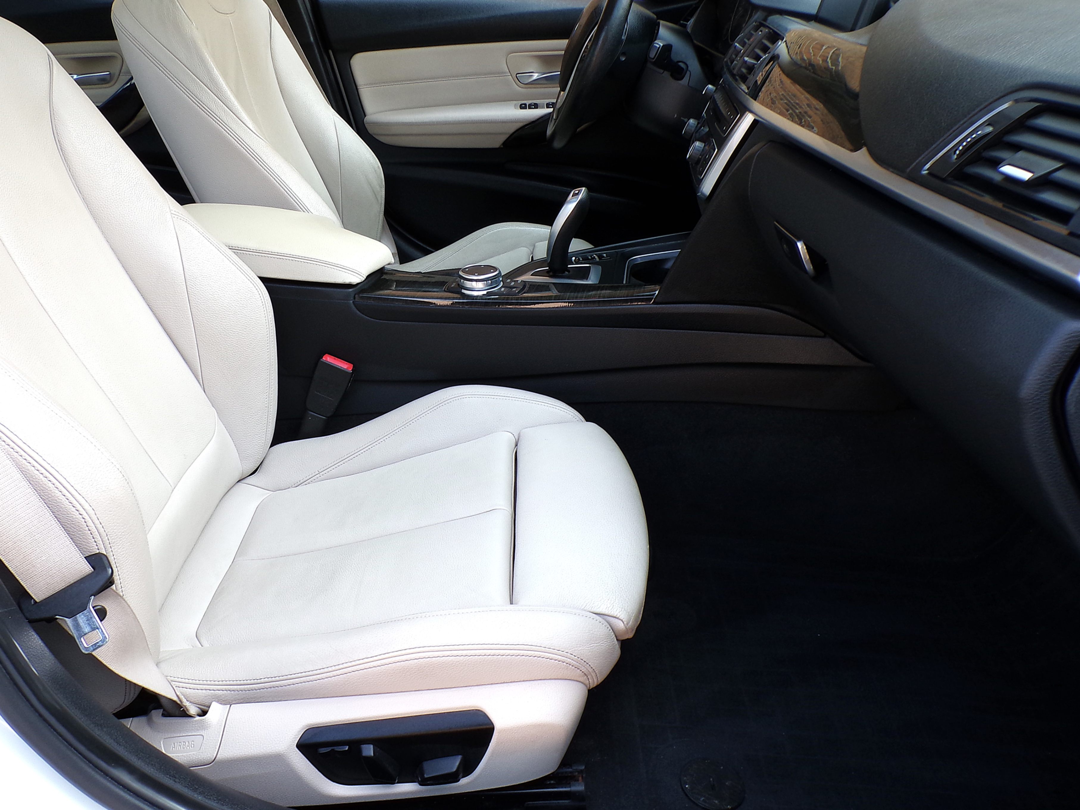 /autogallery/2015-BMW-3Series-954210813068759.jpg