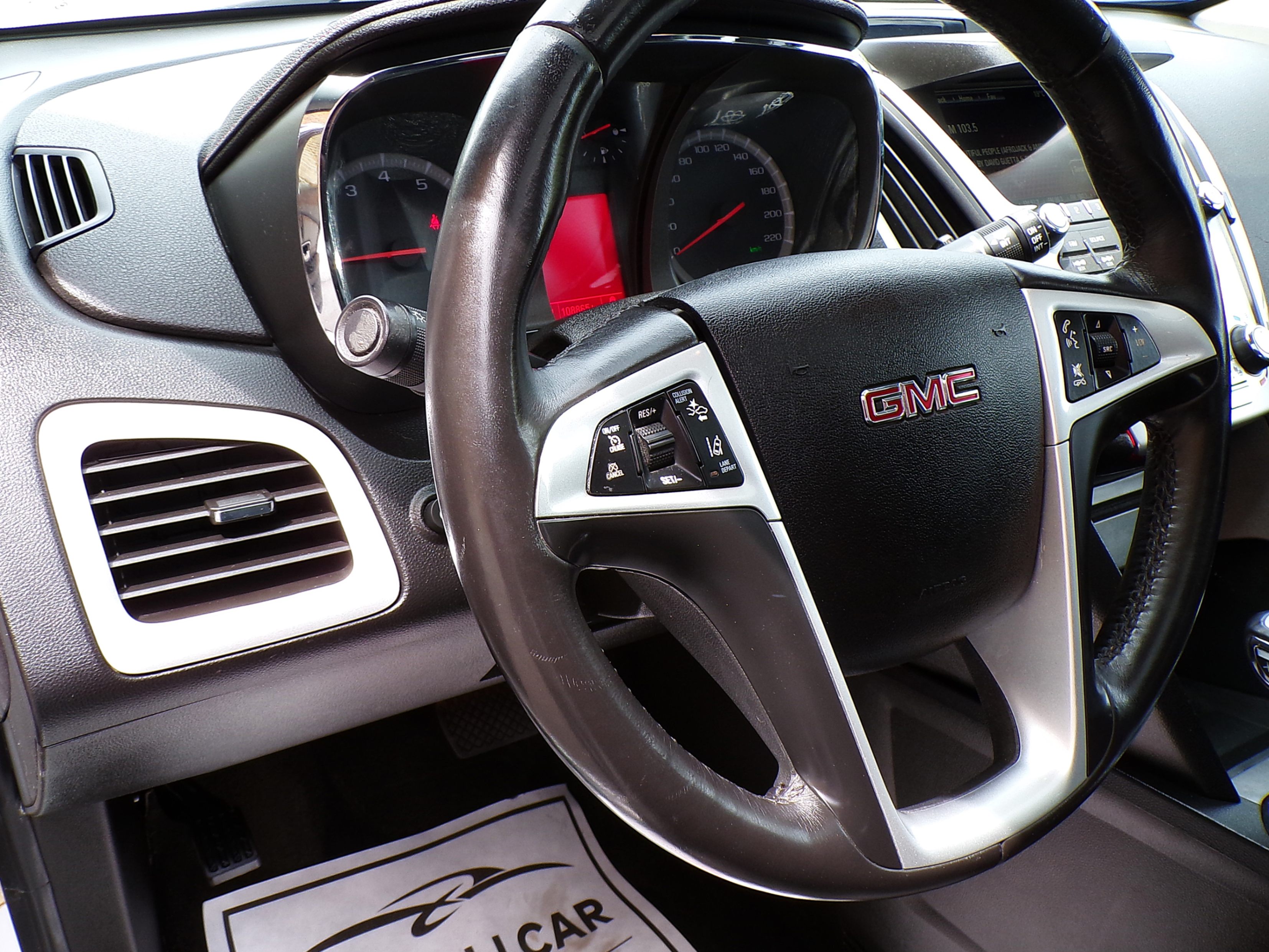 /autogallery/2015-GMC-Terrain-3251010978441389.jpg