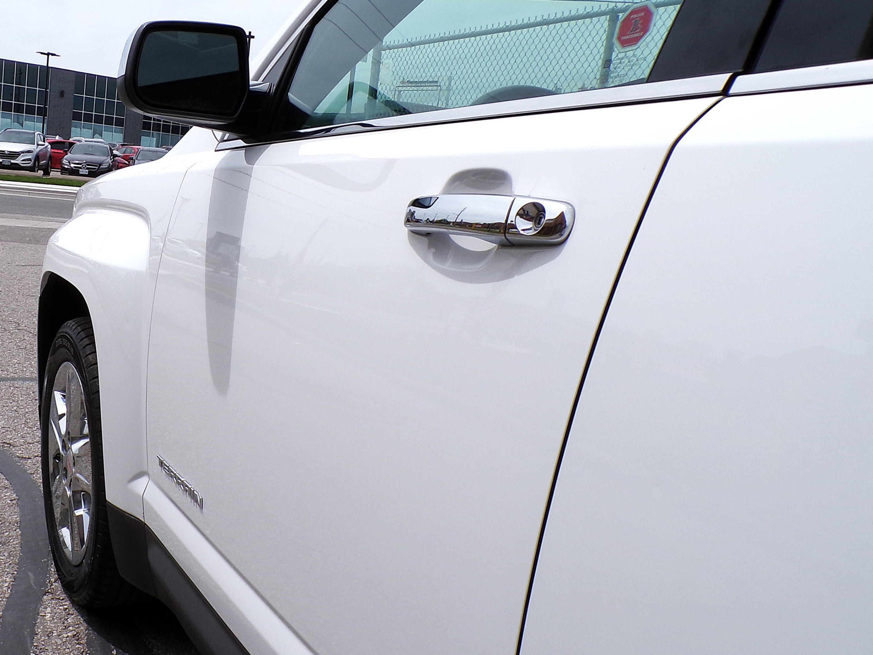 /autogallery/2015-GMC-Terrain-8603427268386417.jpg