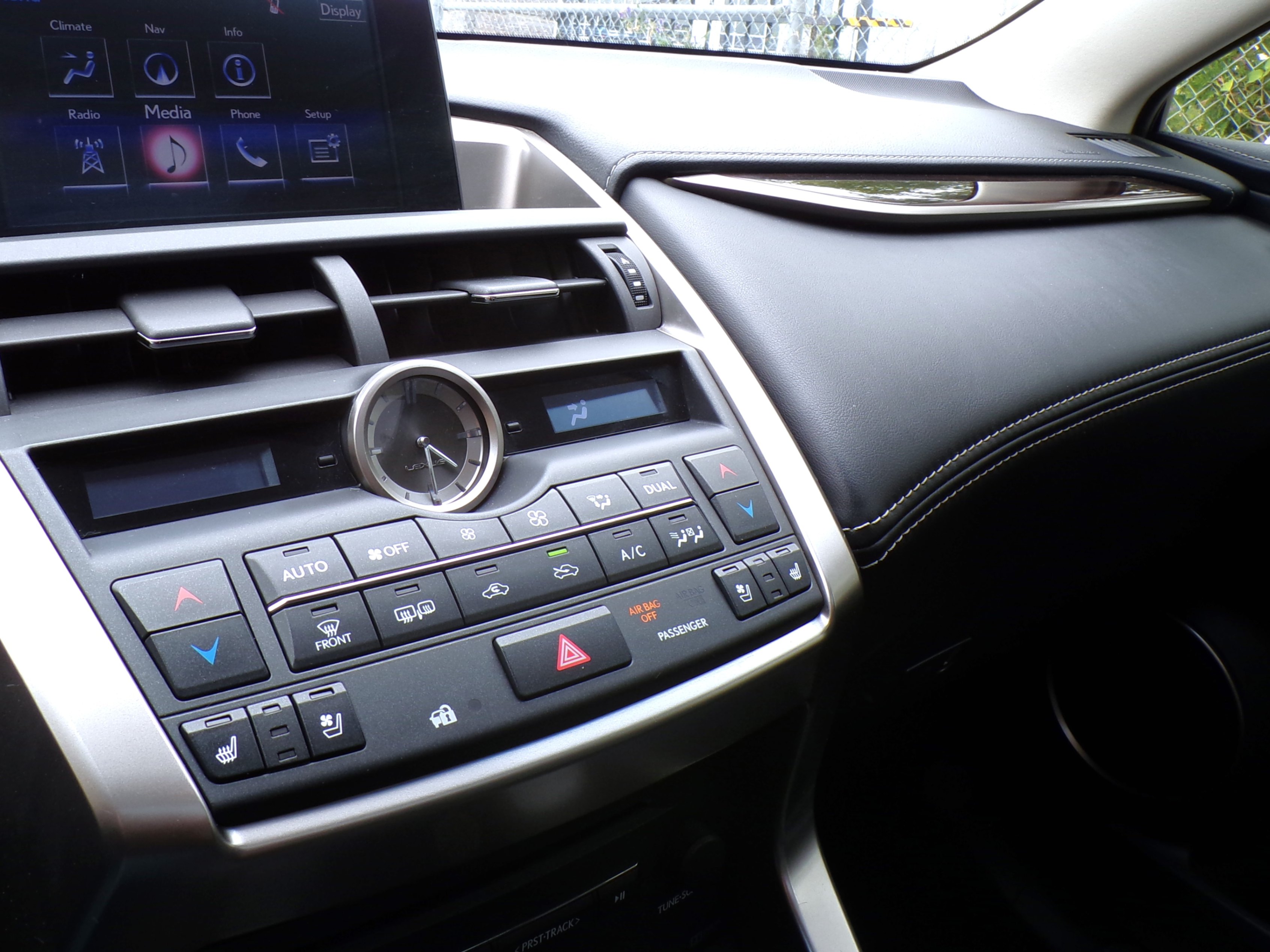 /autogallery/2015-Lexus-NX200t-9044686692255024.jpg