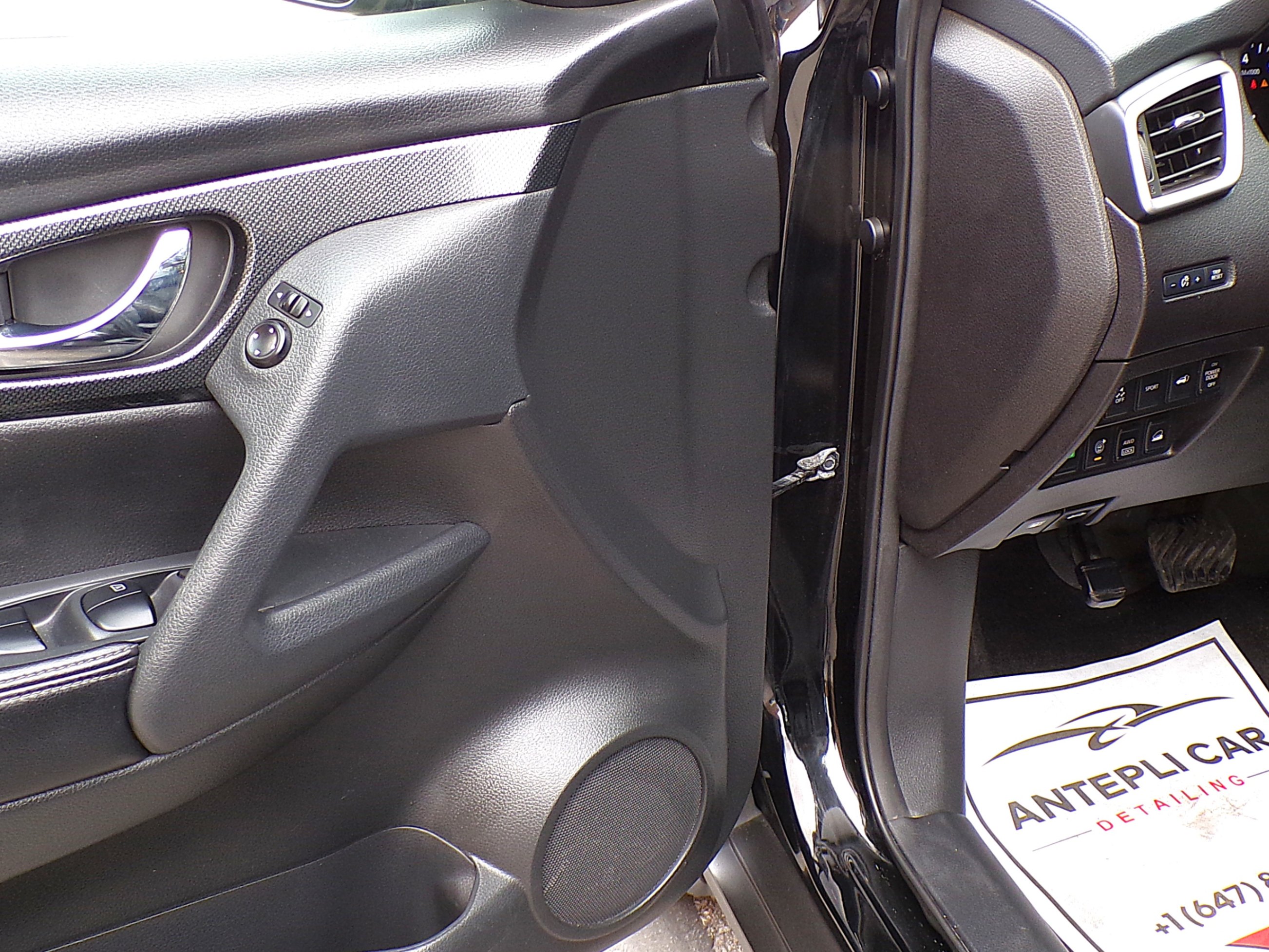 /autogallery/2015-Nissan-Rogue-22440950184683084.jpg