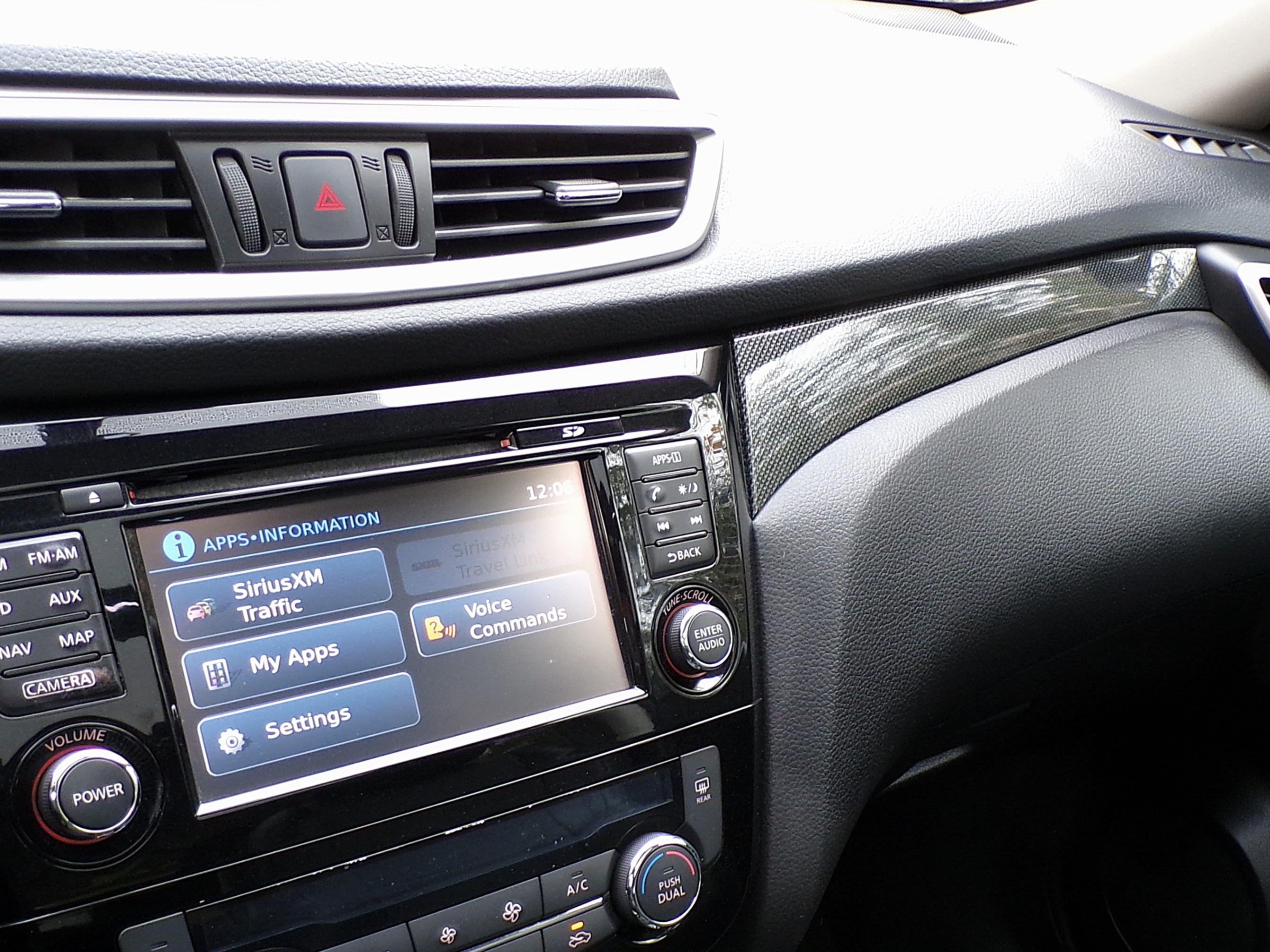 /autogallery/2015-Nissan-Rogue-738112779918721.jpg