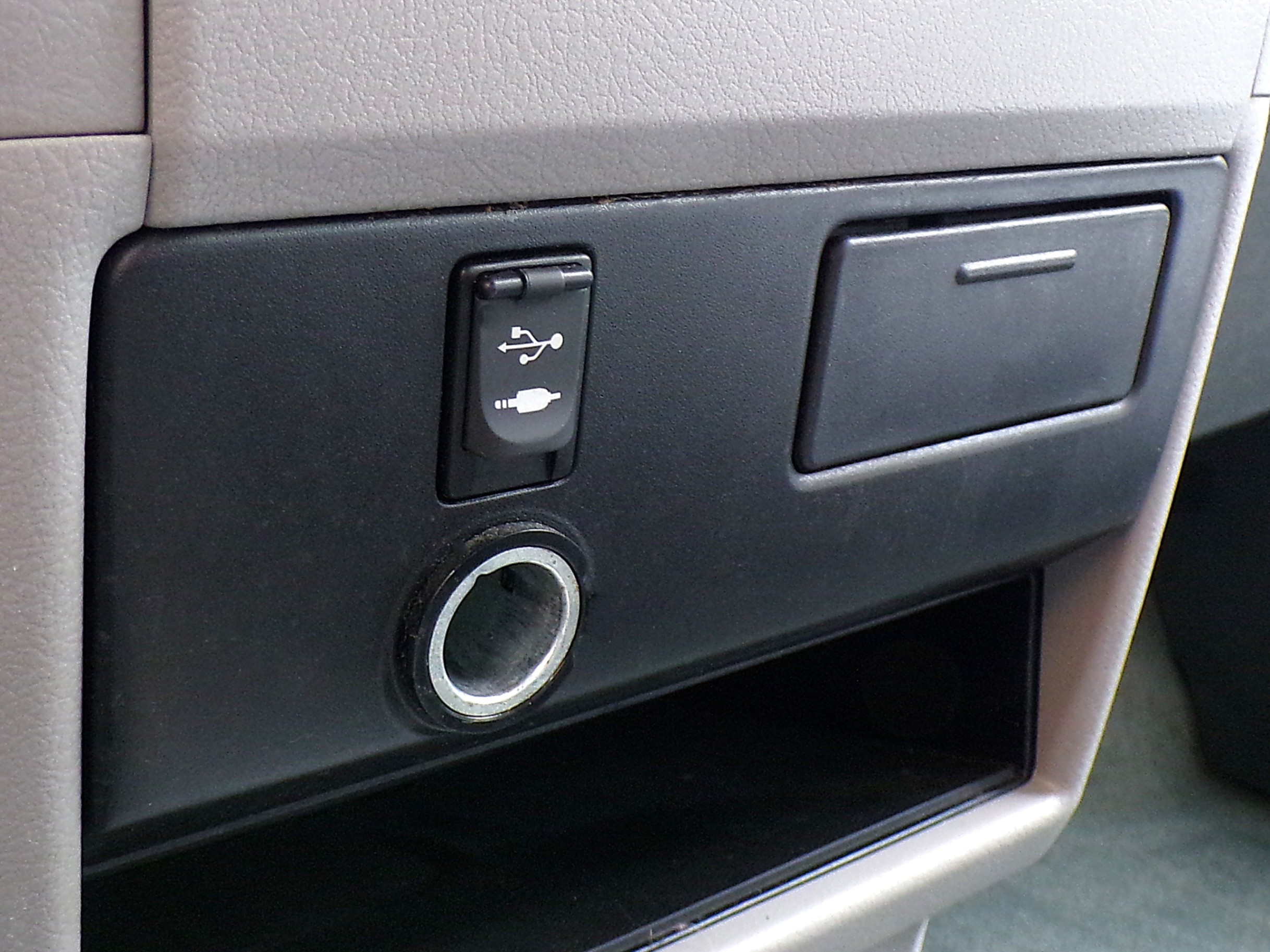 /autogallery/2015-Toyota-Sienna-21617528389076335.jpg