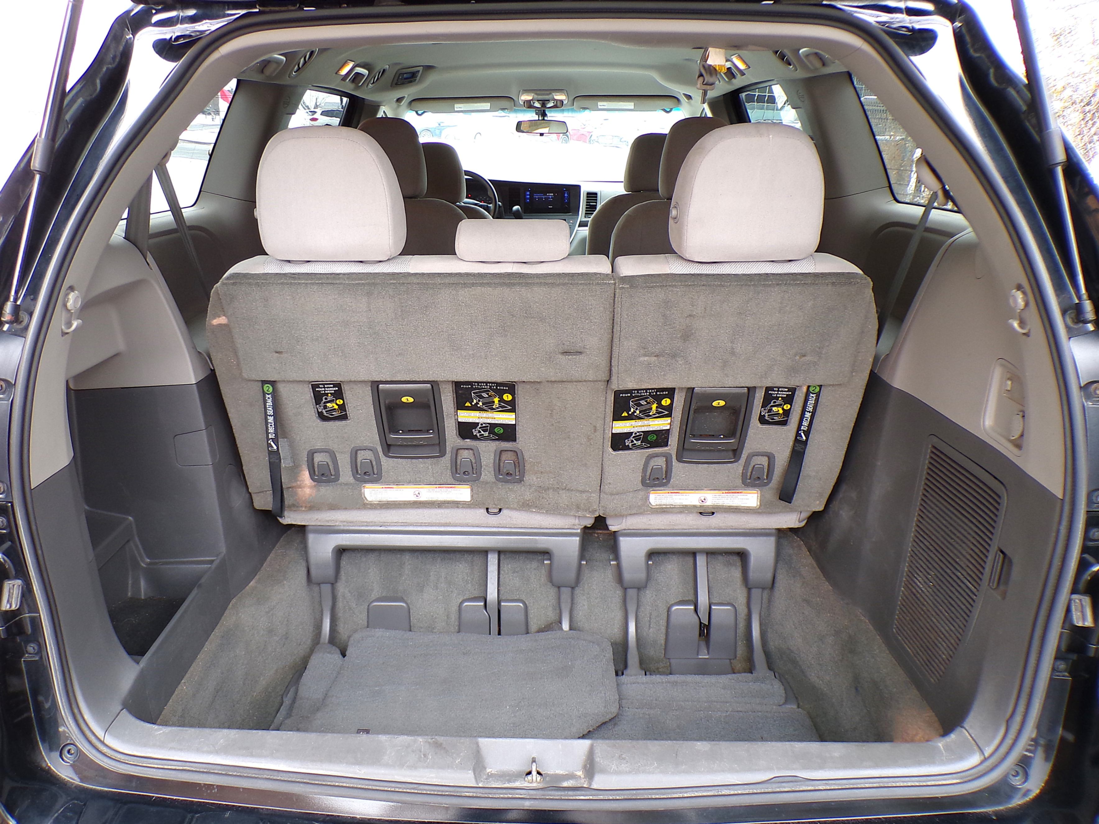 /autogallery/2015-Toyota-Sienna-39580682254200394.jpg