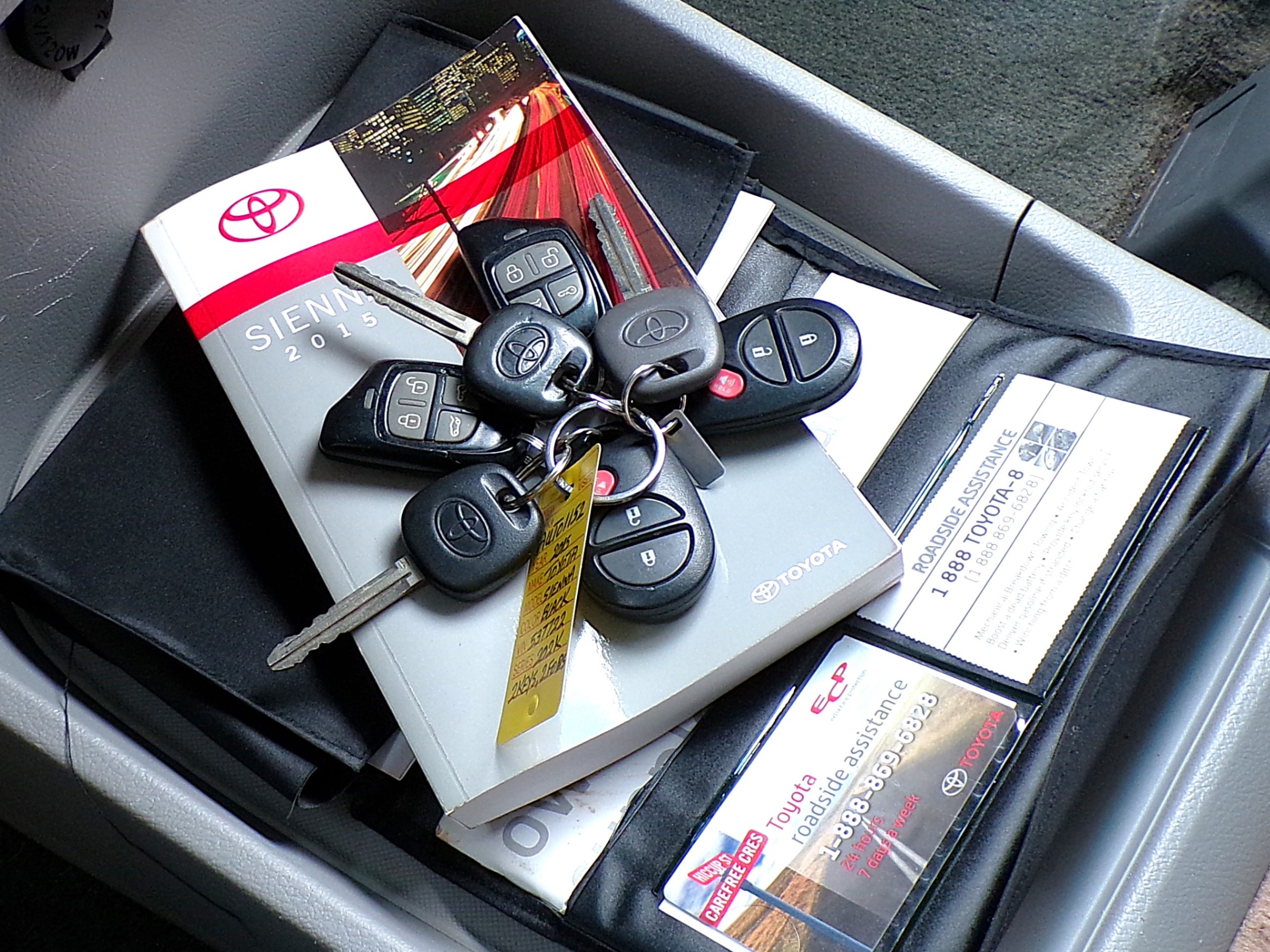 /autogallery/2015-Toyota-Sienna-4447466314752564.jpg