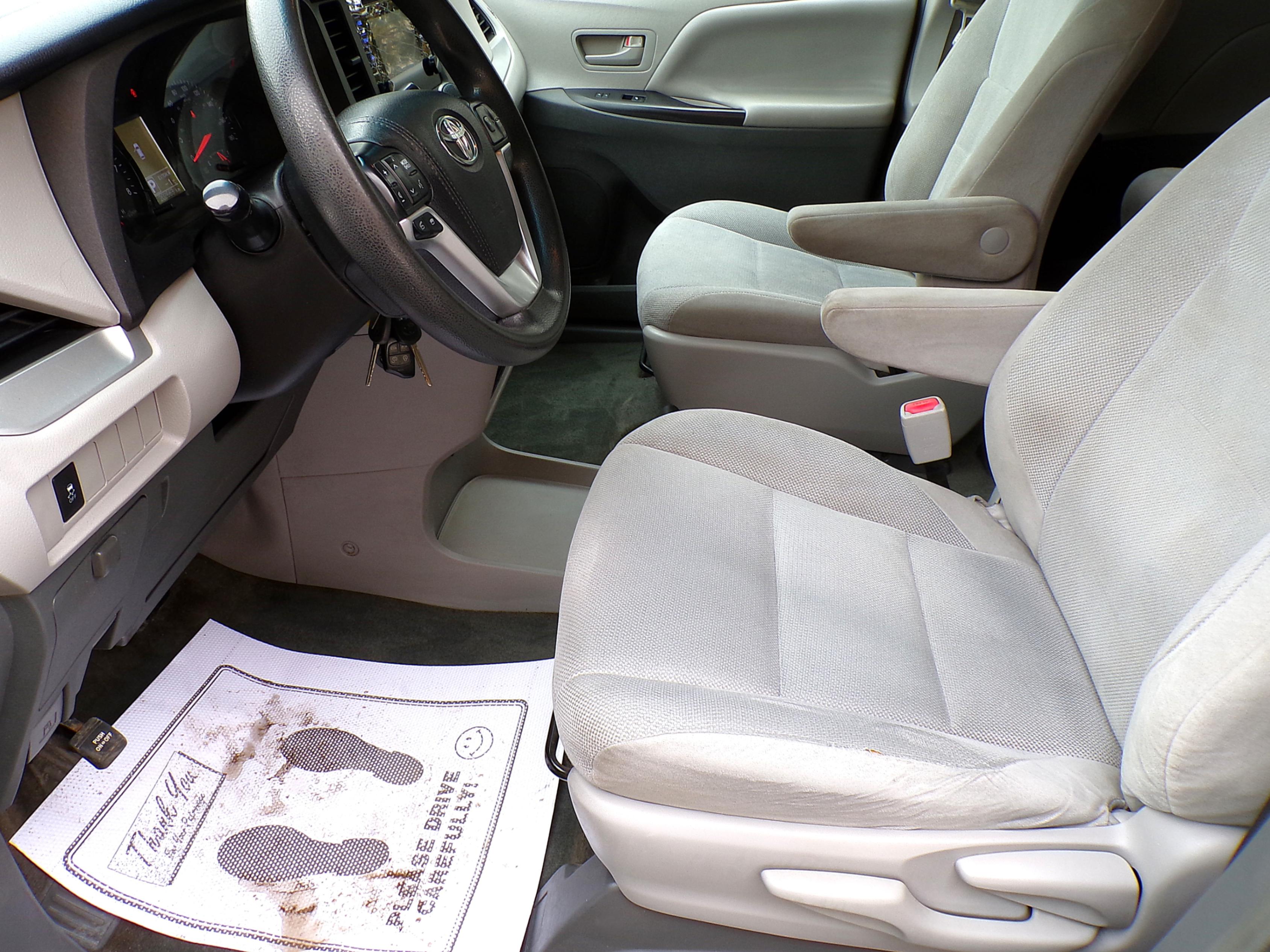 /autogallery/2015-Toyota-Sienna-5362121533647586.jpg