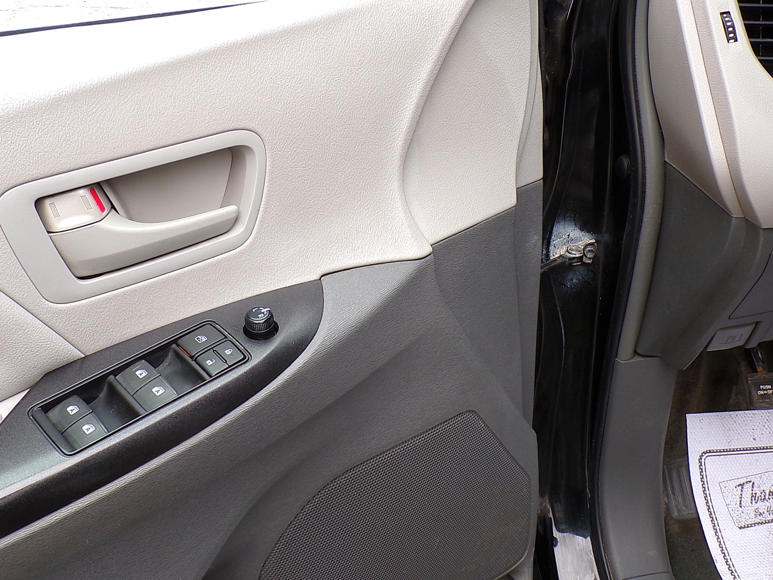 /autogallery/2015-Toyota-Sienna-8883856751623018.jpg