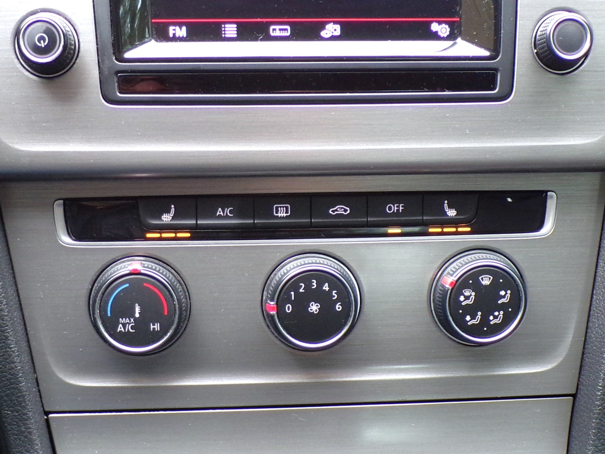 /autogallery/2015-Volkswagen-Golf-3315847904308764.jpg