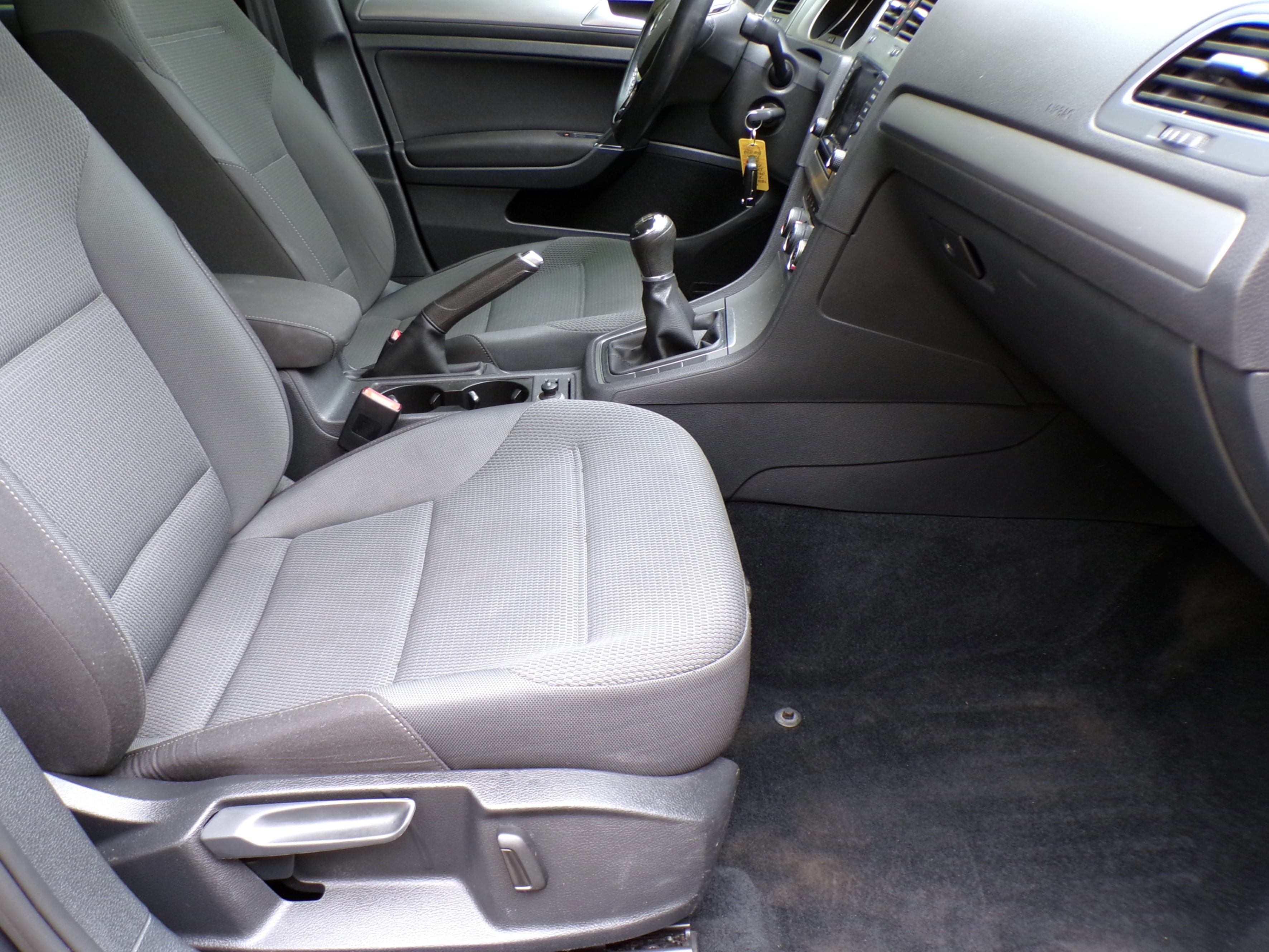 /autogallery/2015-Volkswagen-Golf-4150422866194434.jpg