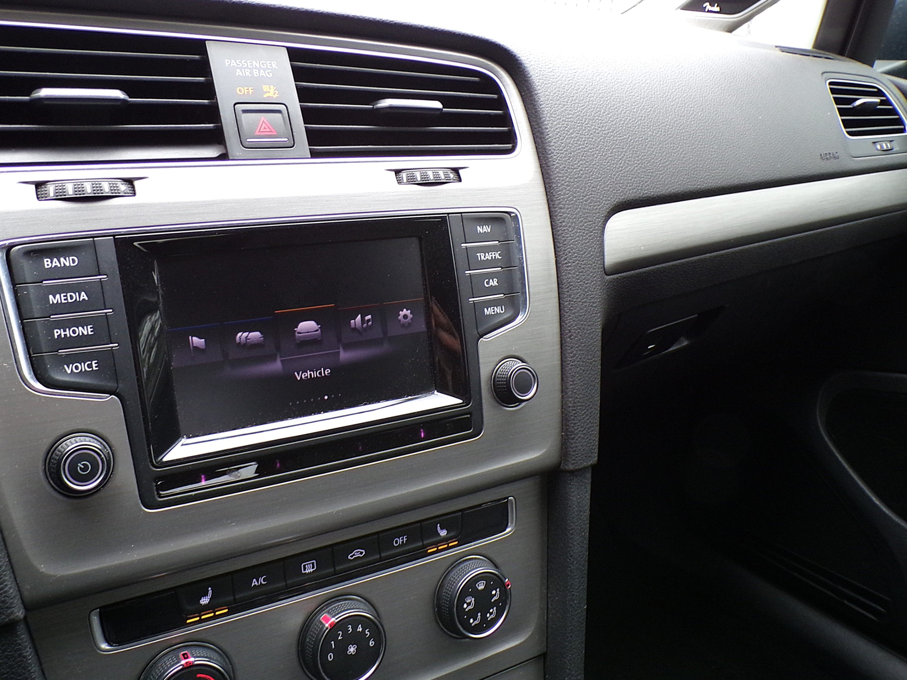 /autogallery/2015-Volkswagen-Golf-41953007413988197.jpg