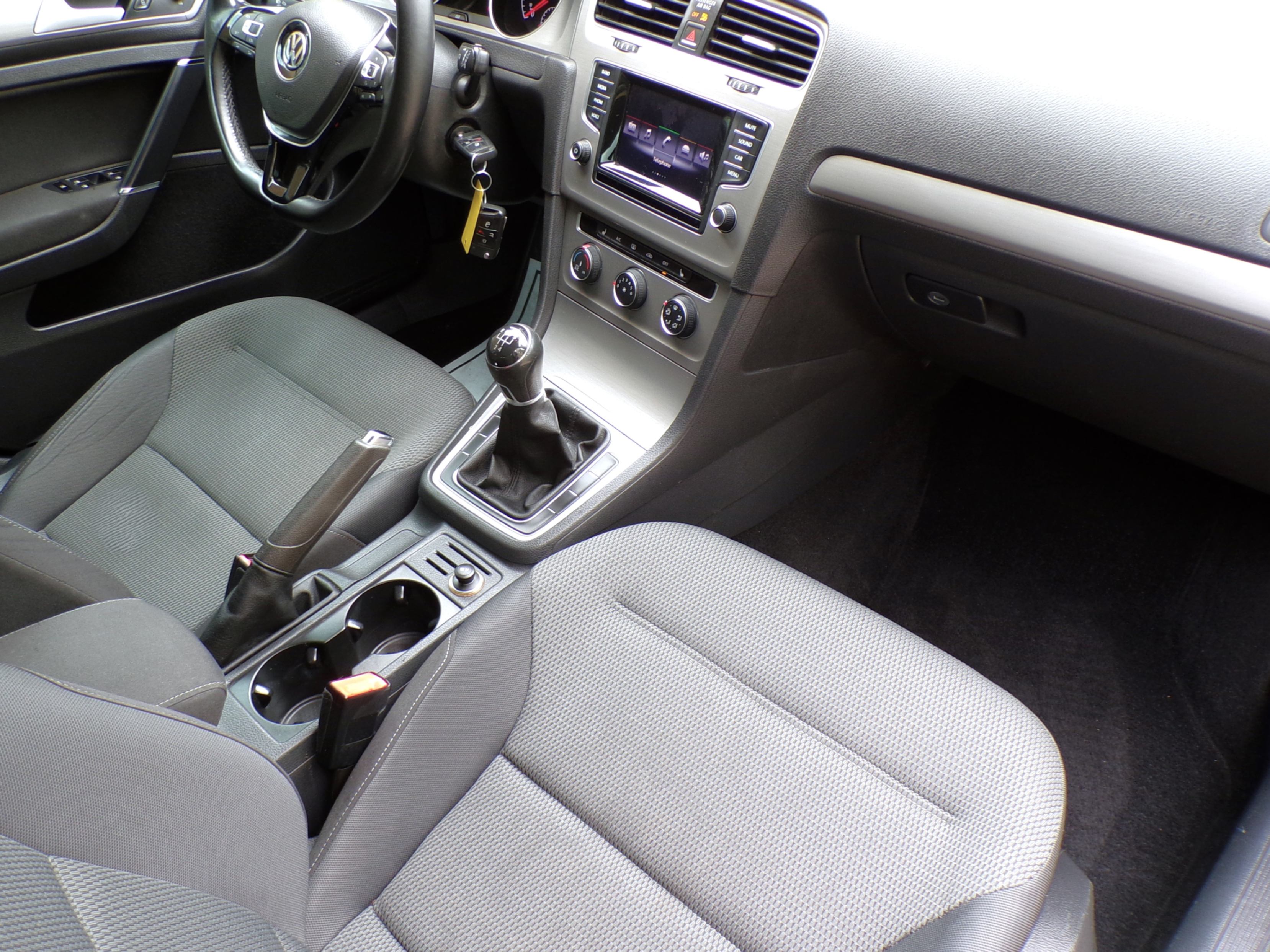 /autogallery/2015-Volkswagen-Golf-4356976409047493.jpg