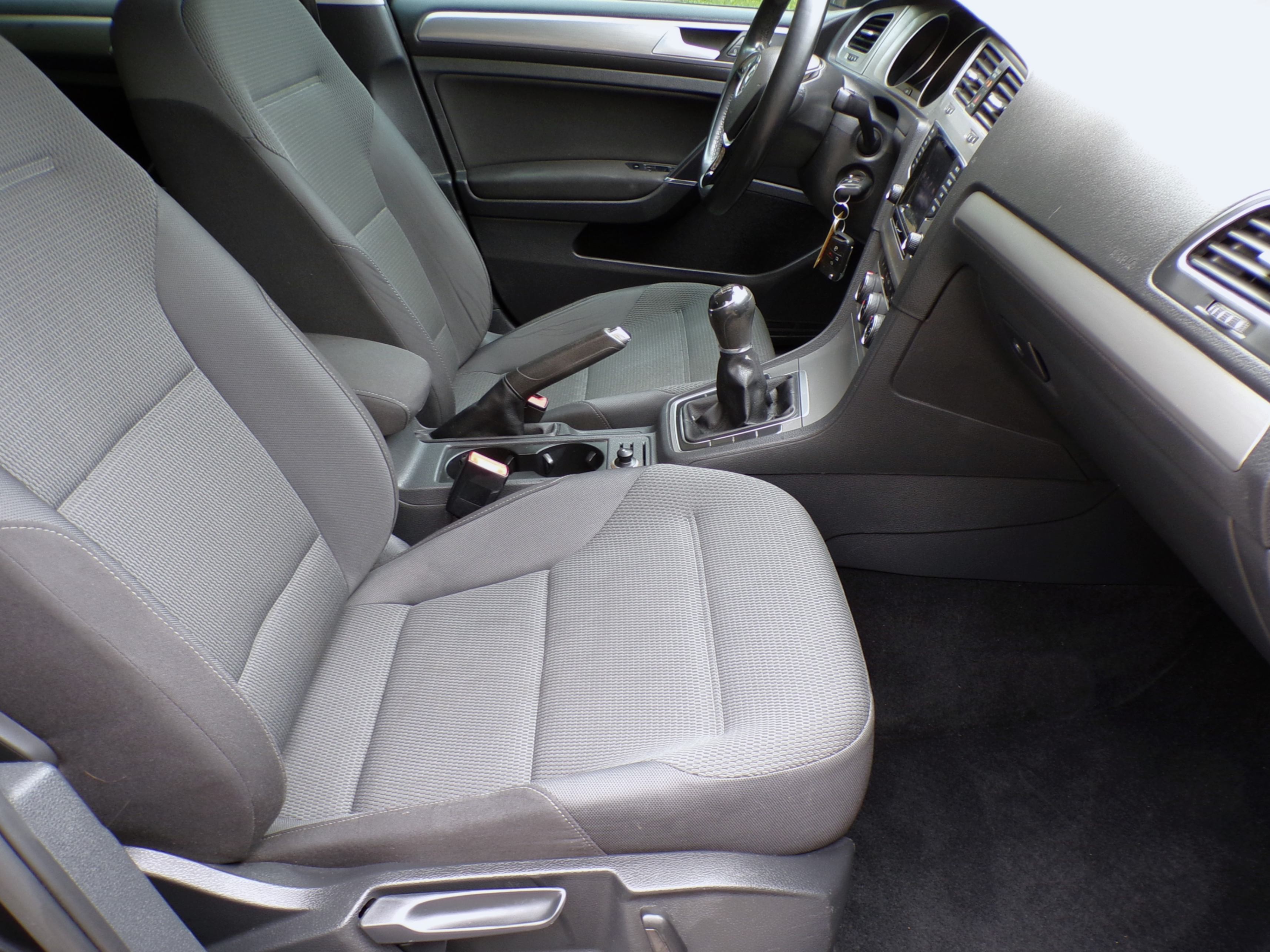 /autogallery/2015-Volkswagen-Golf-5134682569146665.jpg