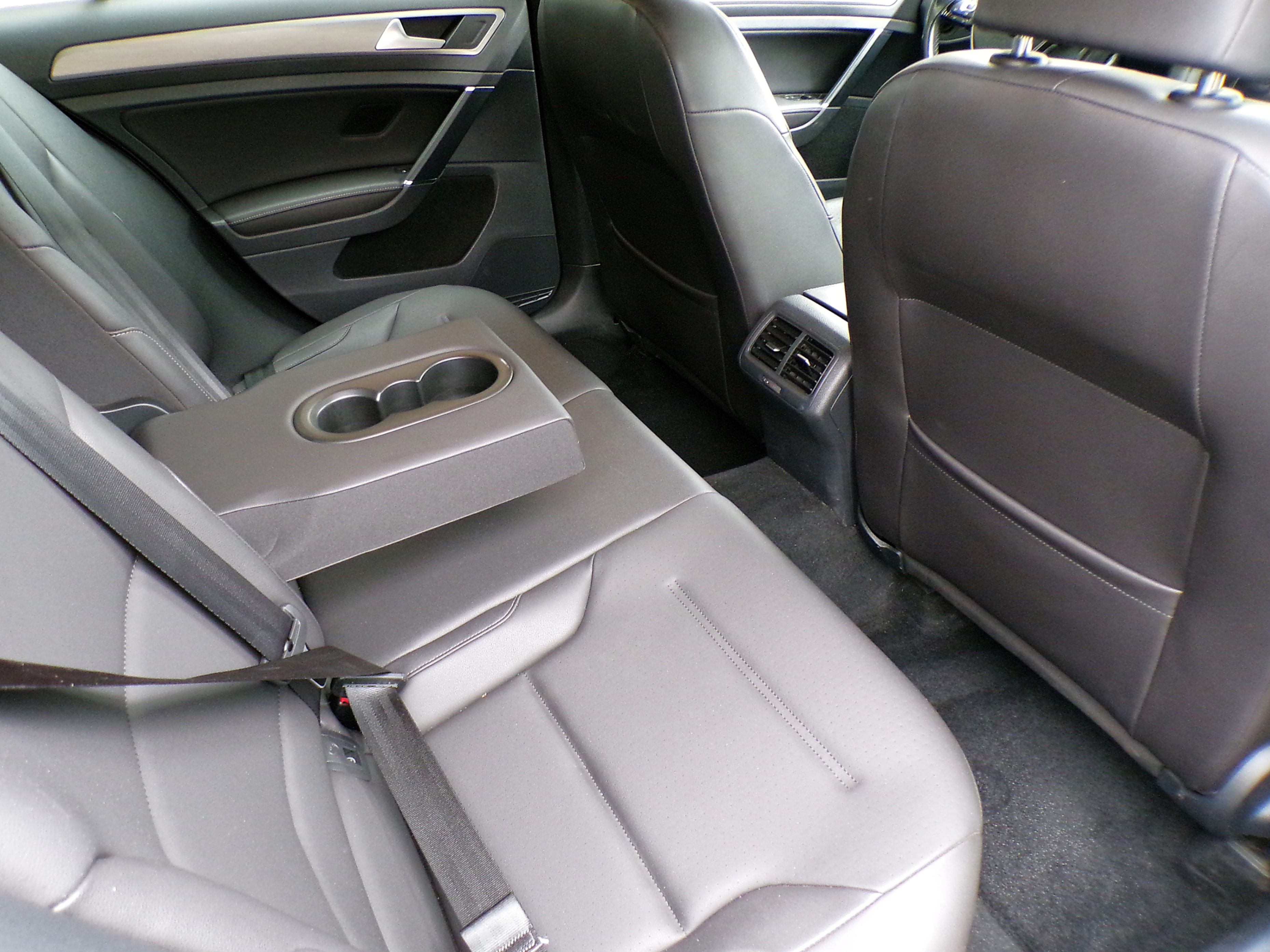 /autogallery/2015-Volkswagen-Golf-591694944985544.jpg