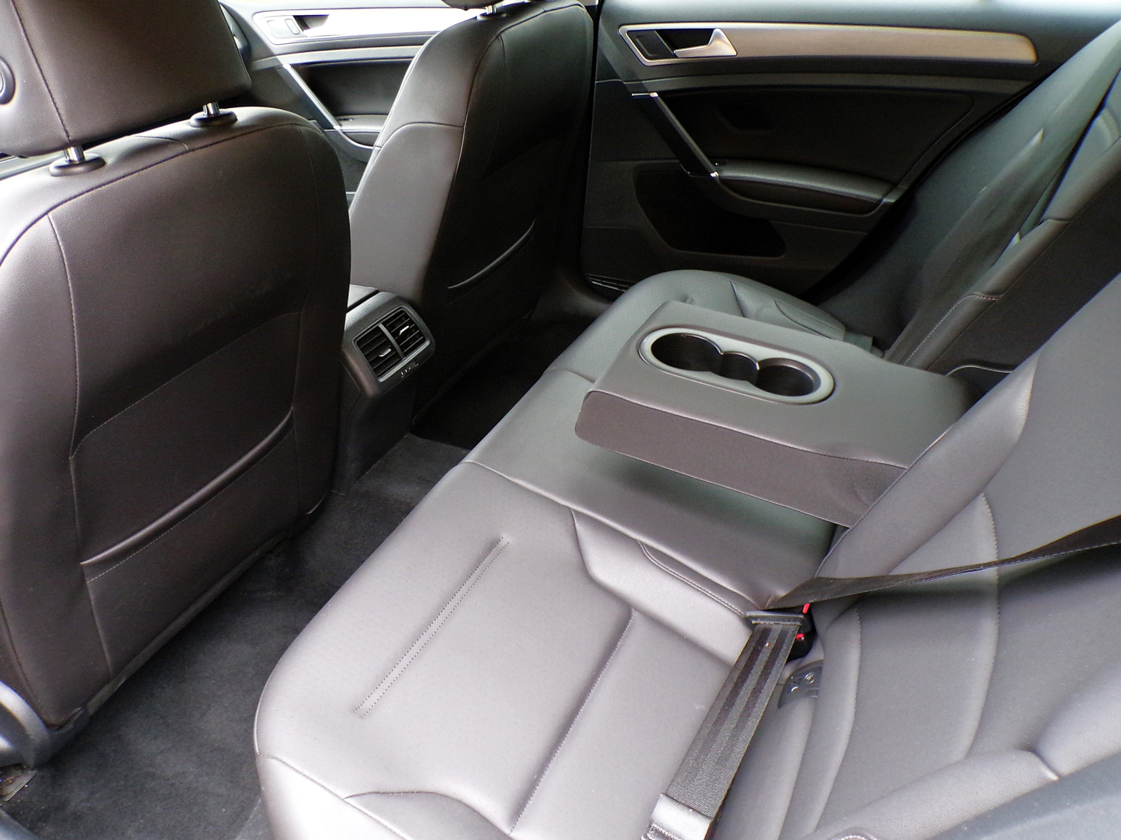 /autogallery/2015-Volkswagen-Golf-6858307595556352.jpg